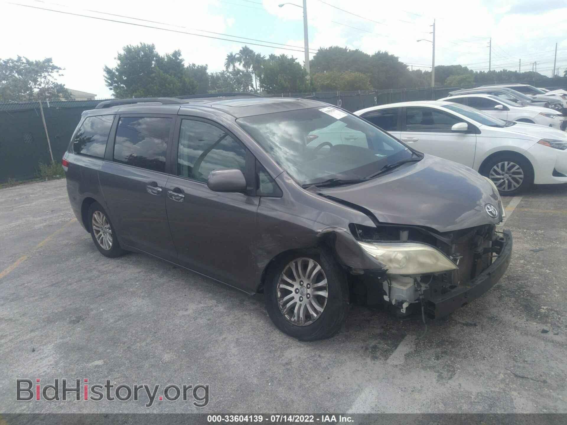 Photo 5TDYK3DC7BS172027 - TOYOTA SIENNA 2011