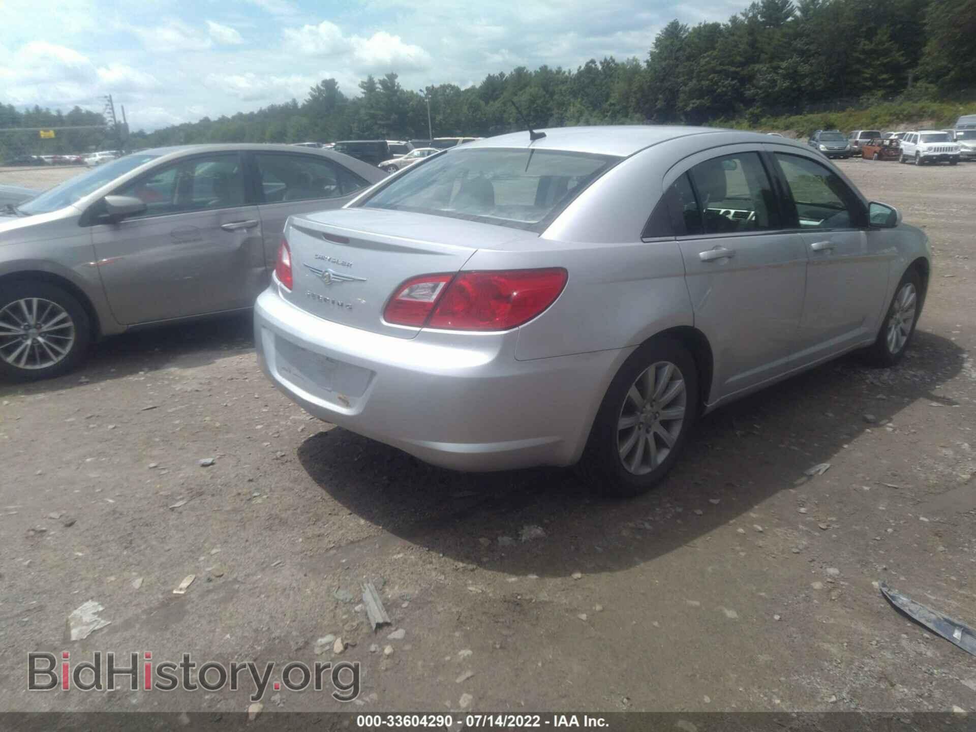 2010 CHRYSLER SEBRING - VIN: 1C3CC5FB3AN177712 - Фото 4