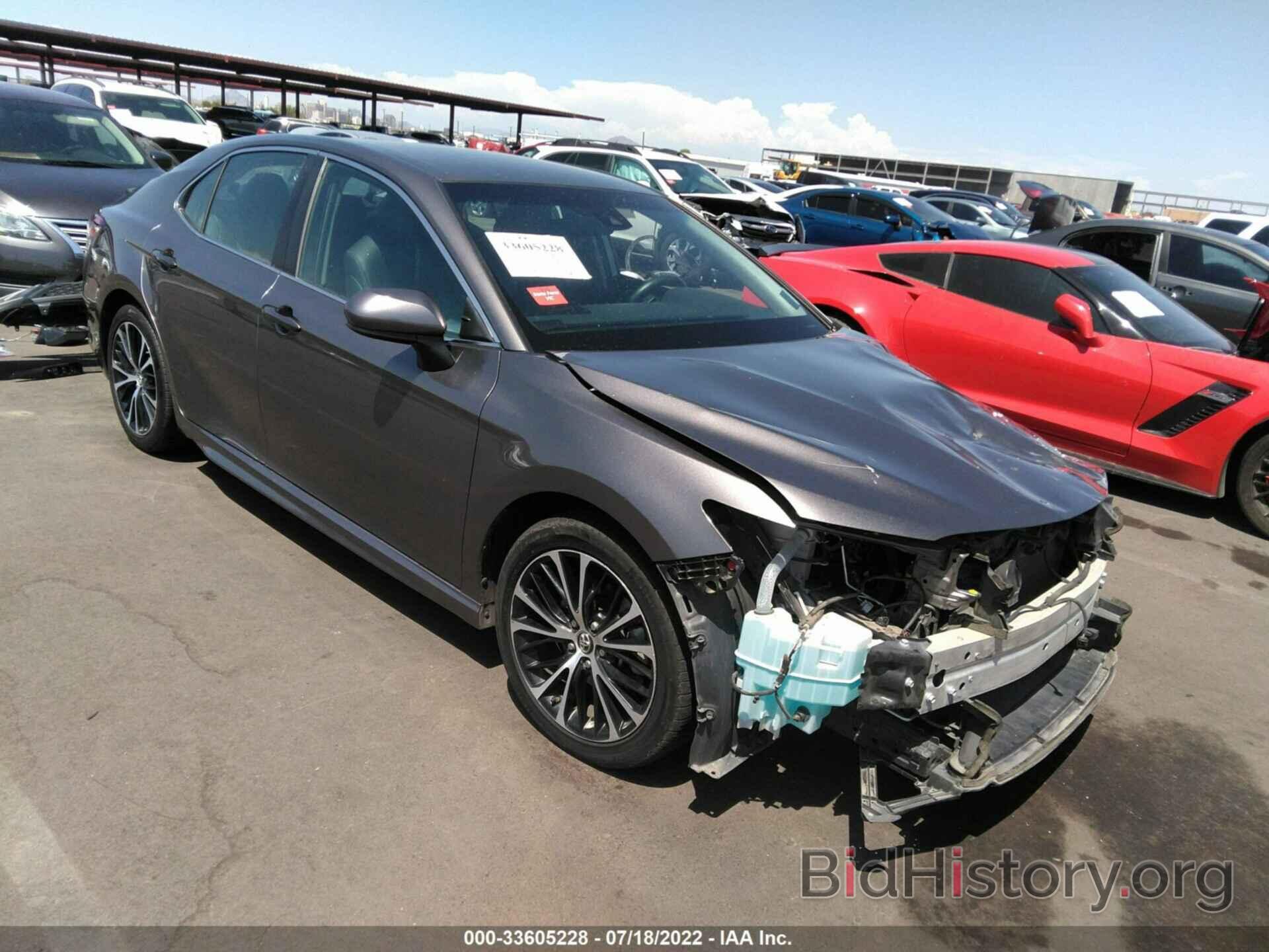 Photo 4T1B11HK8JU661444 - TOYOTA CAMRY 2018