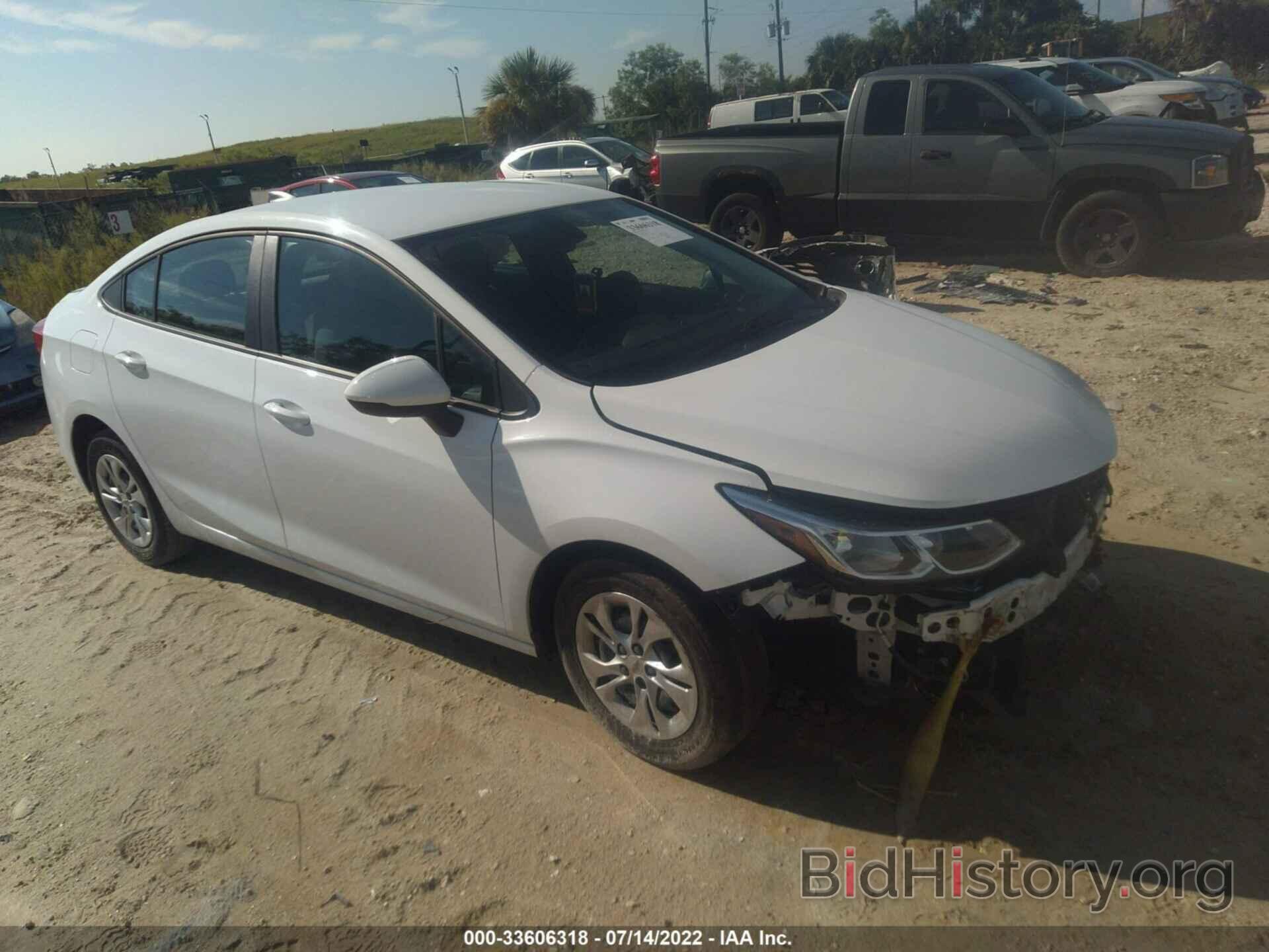 Photo 1G1BC5SM8K7147943 - CHEVROLET CRUZE 2019