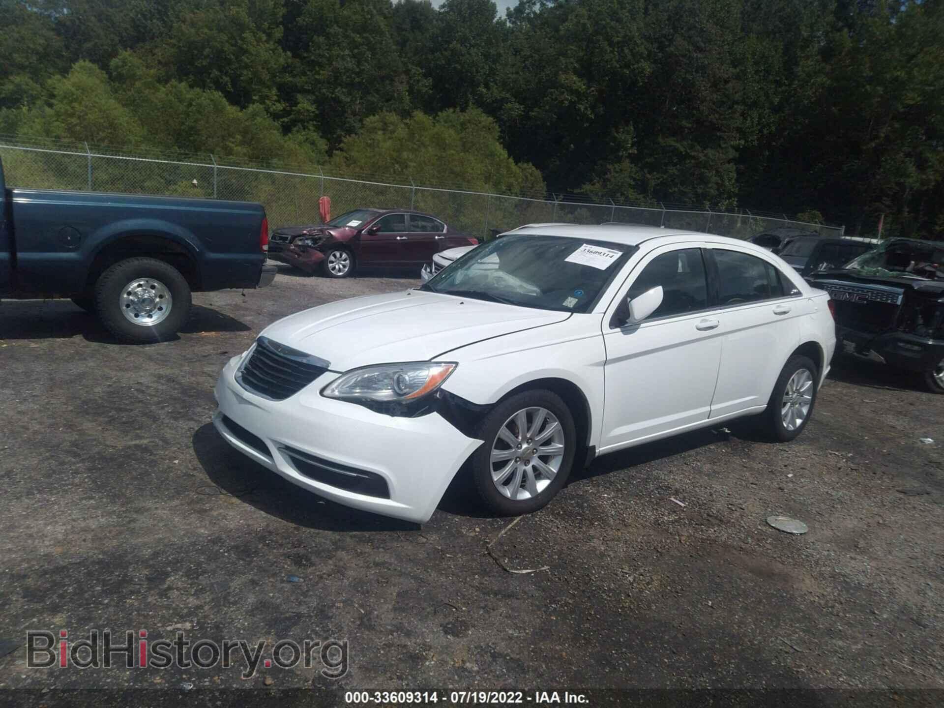 2013 CHRYSLER 200 - VIN: 1C3CCBBG0DN531917 - Photo 2