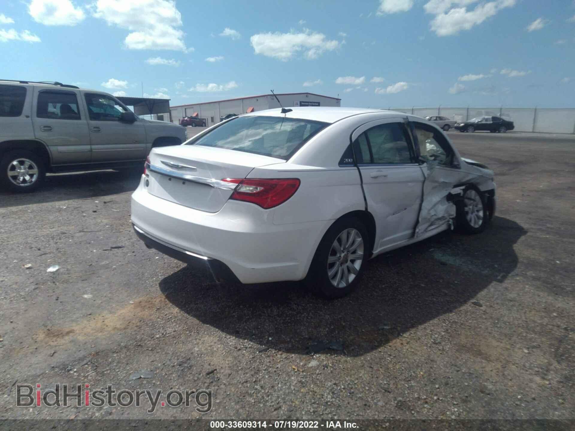 2013 CHRYSLER 200 - VIN: 1C3CCBBG0DN531917 - Photo 4