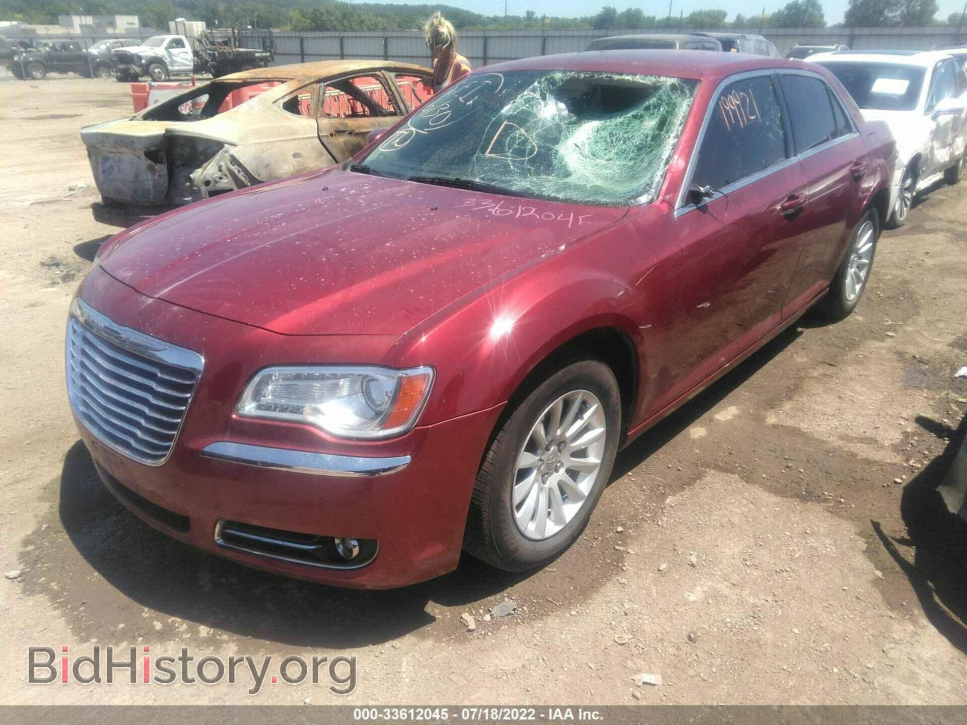 2014 CHRYSLER 300 - VIN: 2C3CCAAG3EH301780 - Фото 2