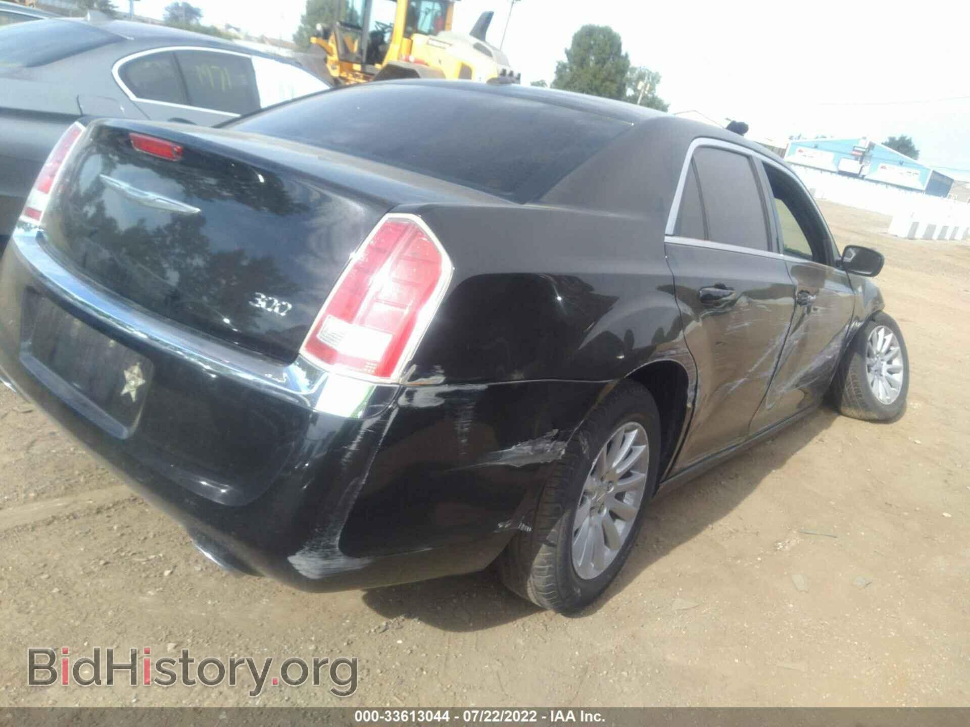 2014 CHRYSLER 300 - VIN: 2C3CCAAG1EH307061 - Фото 4