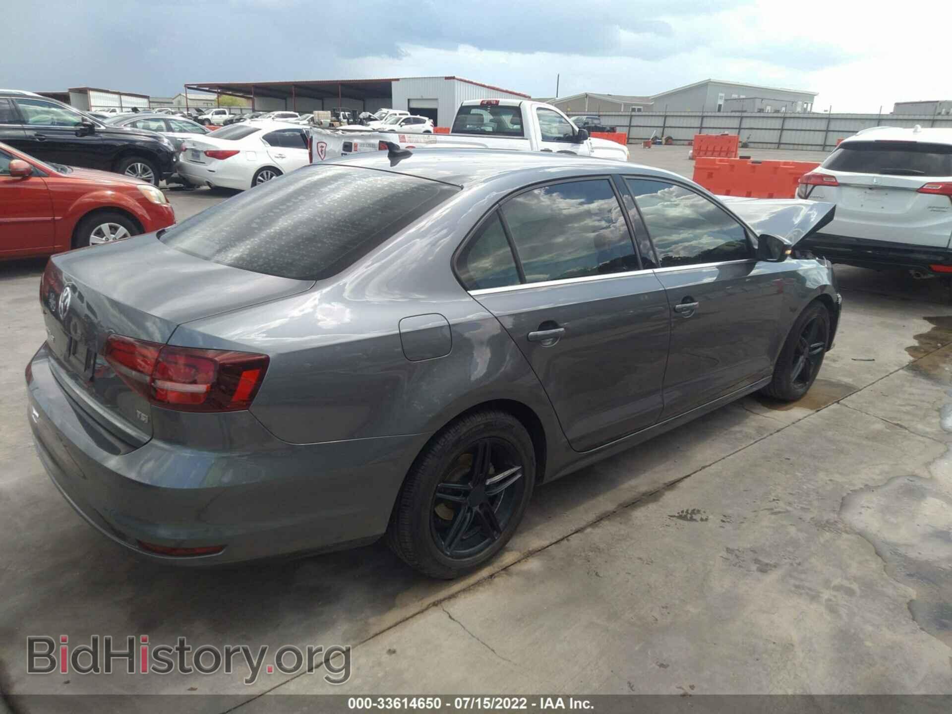 2017 VOLKSWAGEN JETTA - VIN: 3VWDB7AJ6HM310493 - Фото 4