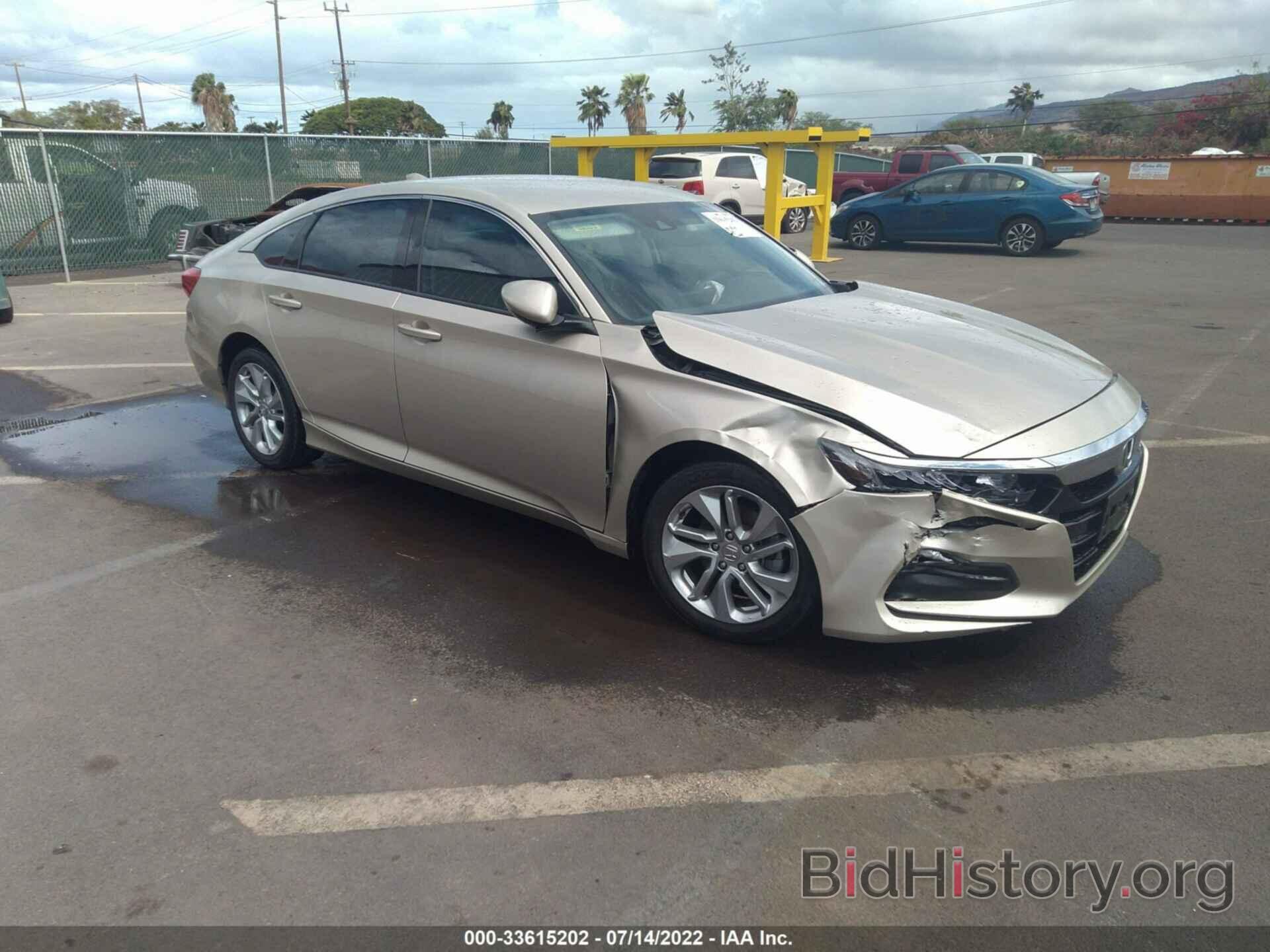 Photo 1HGCV1F18JA223372 - HONDA ACCORD SEDAN 2018