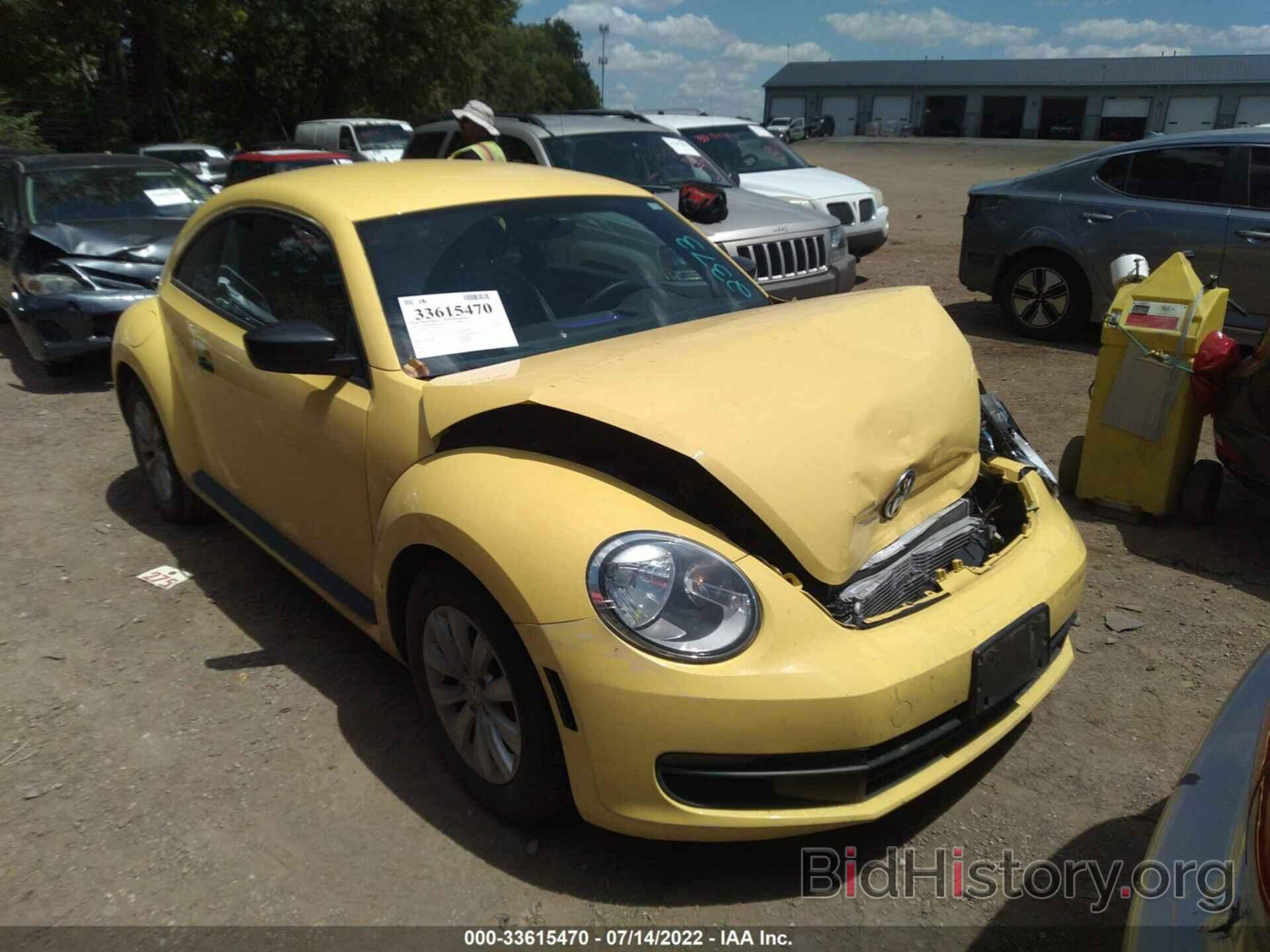 Photo 3VWF17AT9FM642373 - VOLKSWAGEN BEETLE COUPE 2015