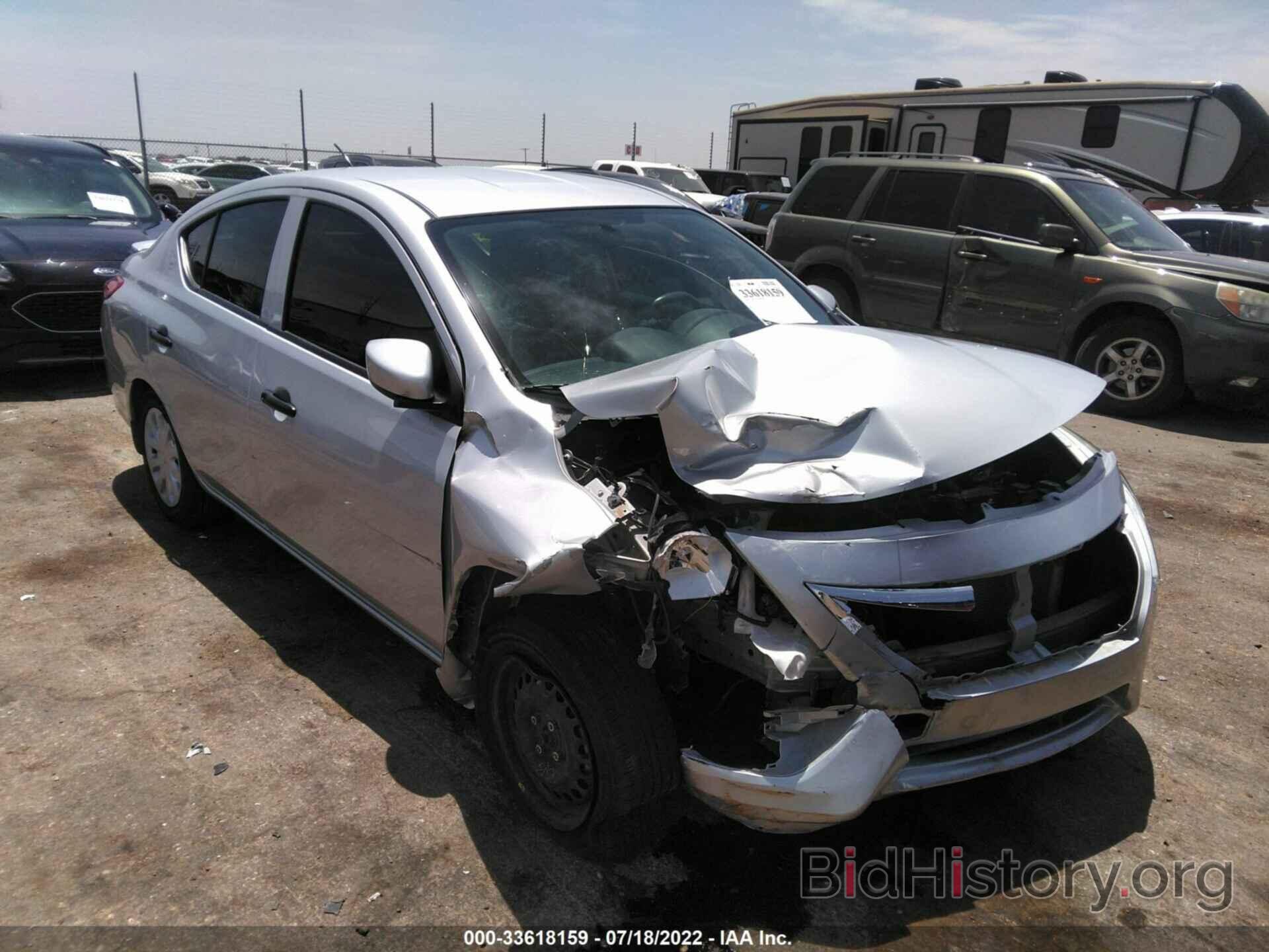 Photo 3N1CN7APXKL827306 - NISSAN VERSA SEDAN 2019