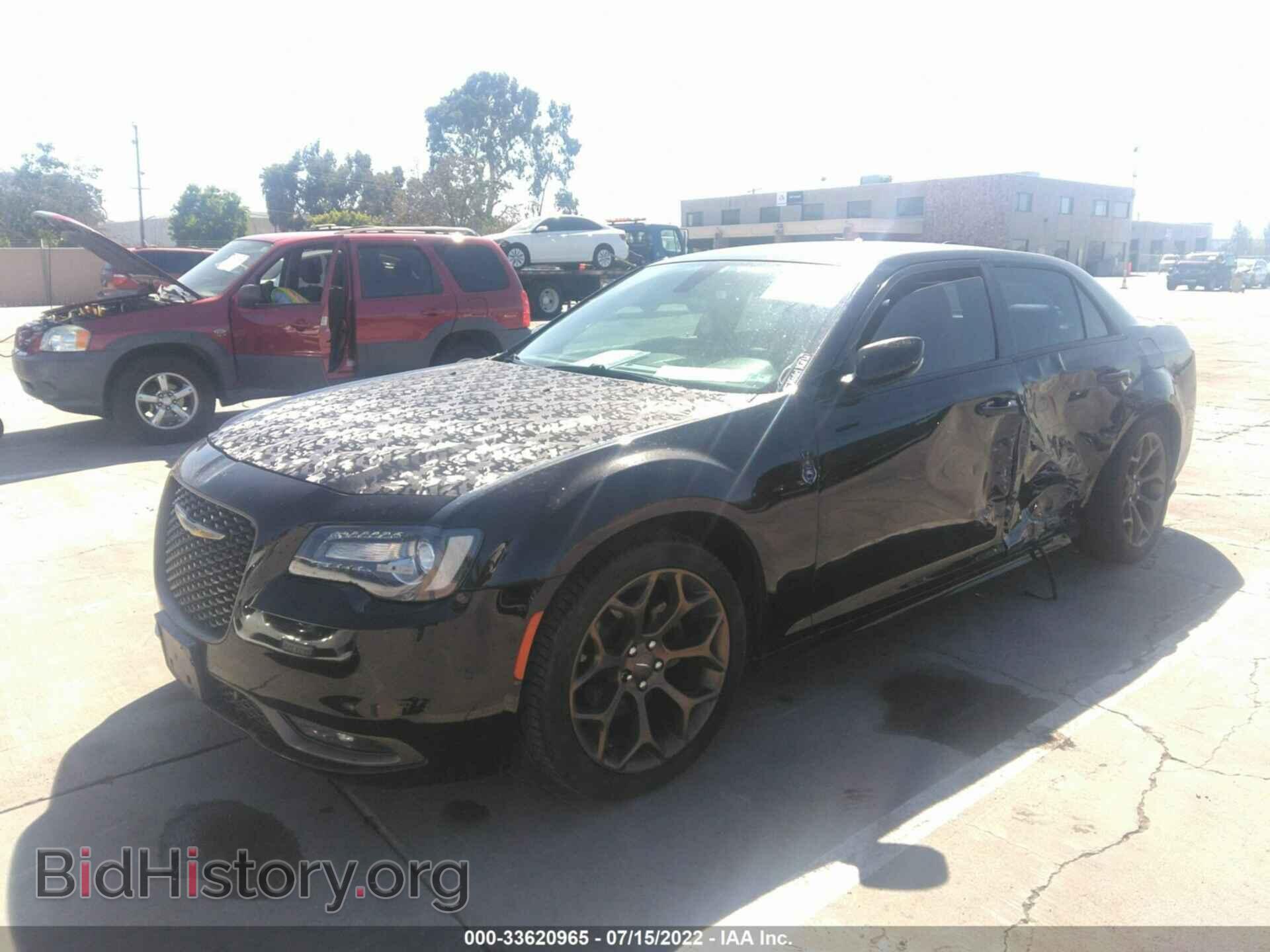 2017 CHRYSLER 300 - VIN: 2C3CCABG8HH512265 - Фото 2