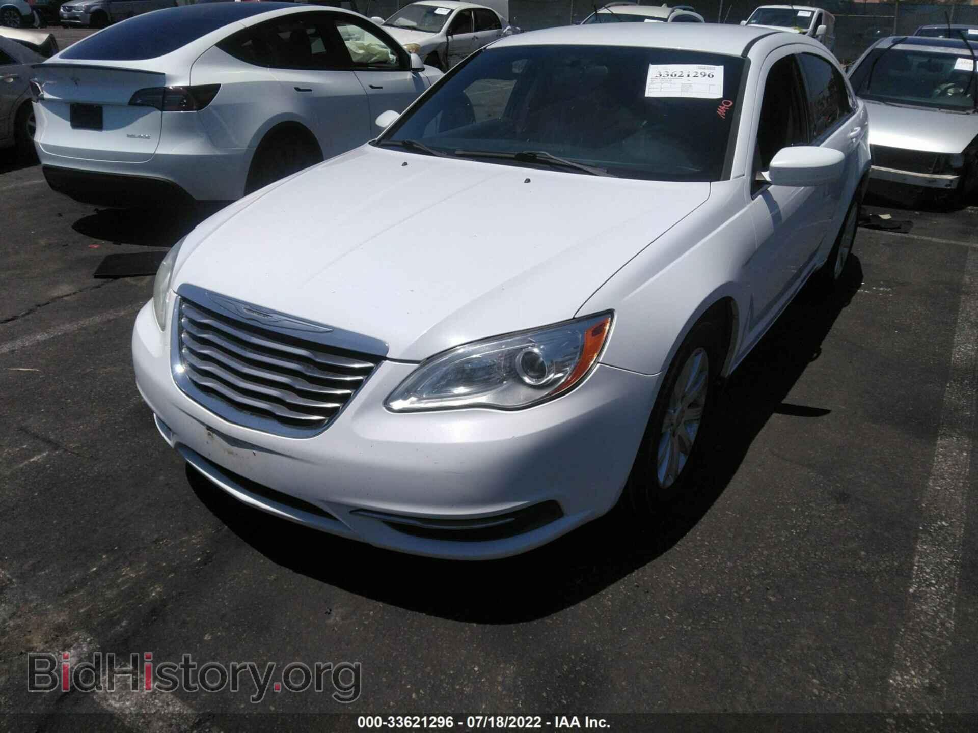2013 CHRYSLER 200 - VIN: 1C3CCBBG2DN569147 - Фото 2