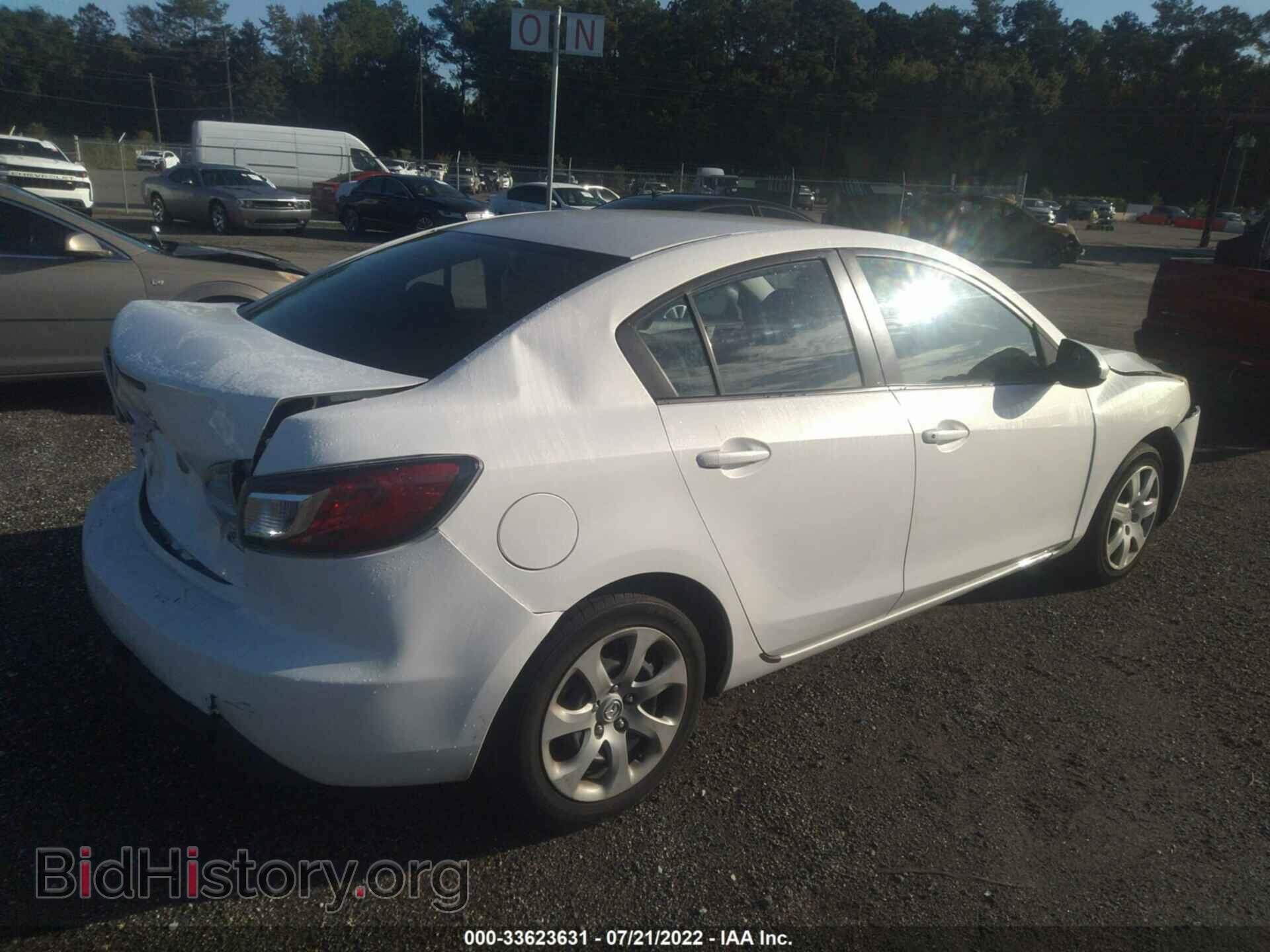 2011 MAZDA MAZDA3 - VIN: JM1BL1UG5B1431914 - Фото 4