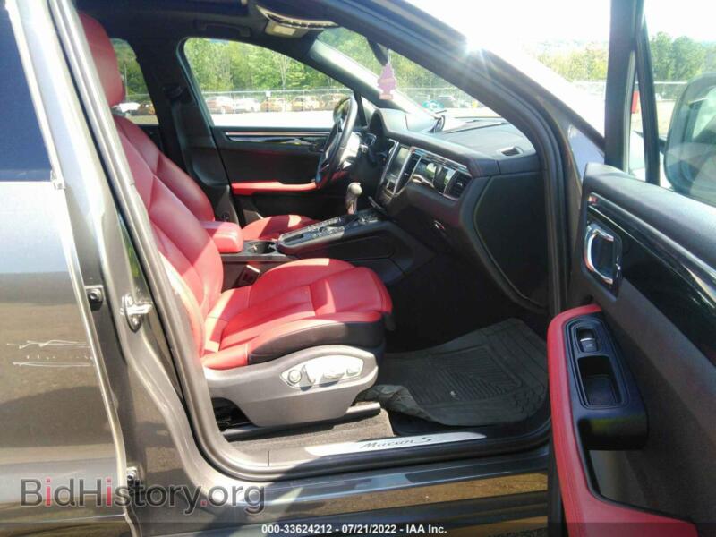 2016 Porsche MACAN (VIN WP1AB2A59GLB41483) — photo 5 of 11