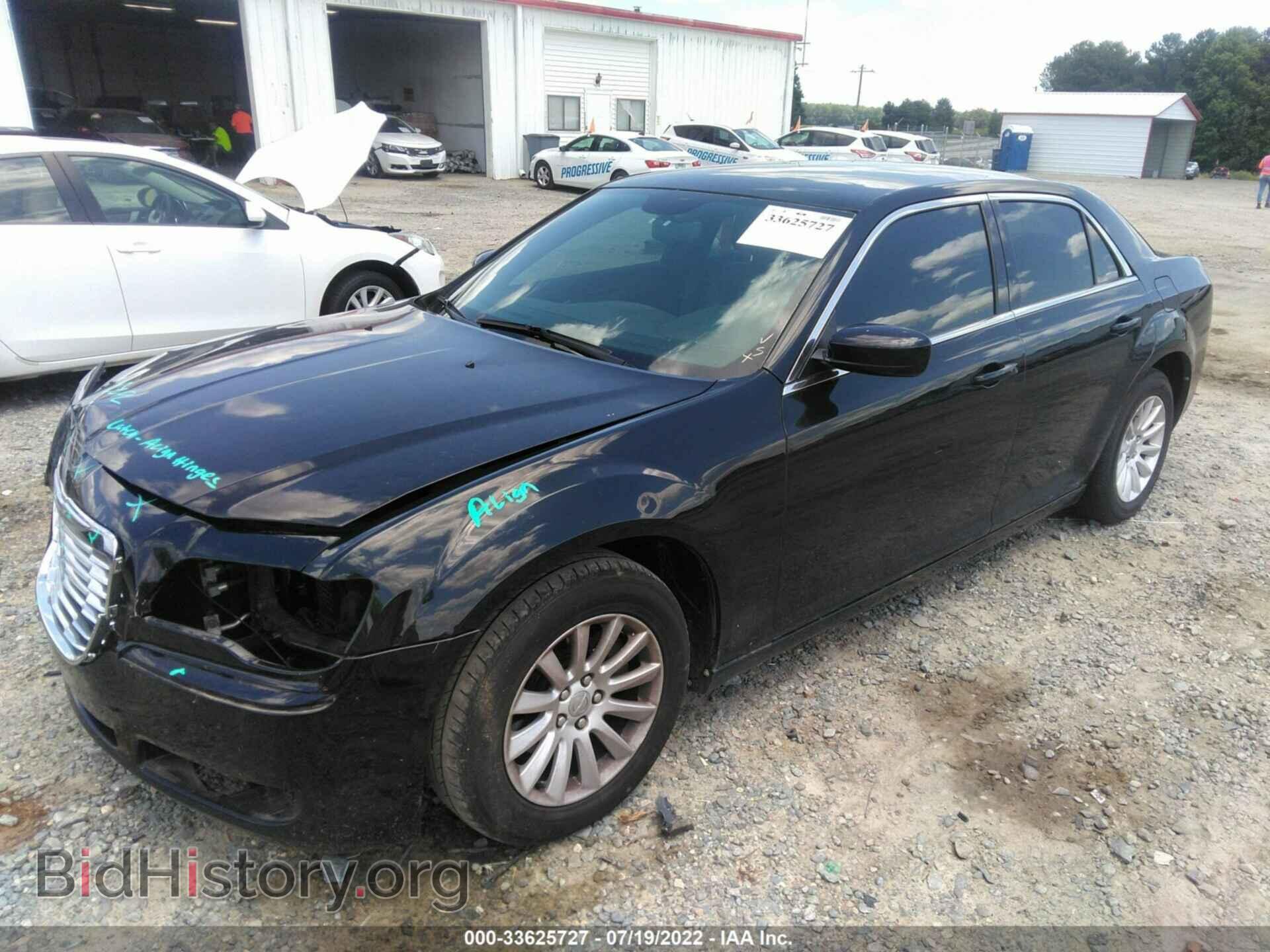 2014 CHRYSLER 300 - VIN: 2C3CCAAG1EH378504 - Фото 2