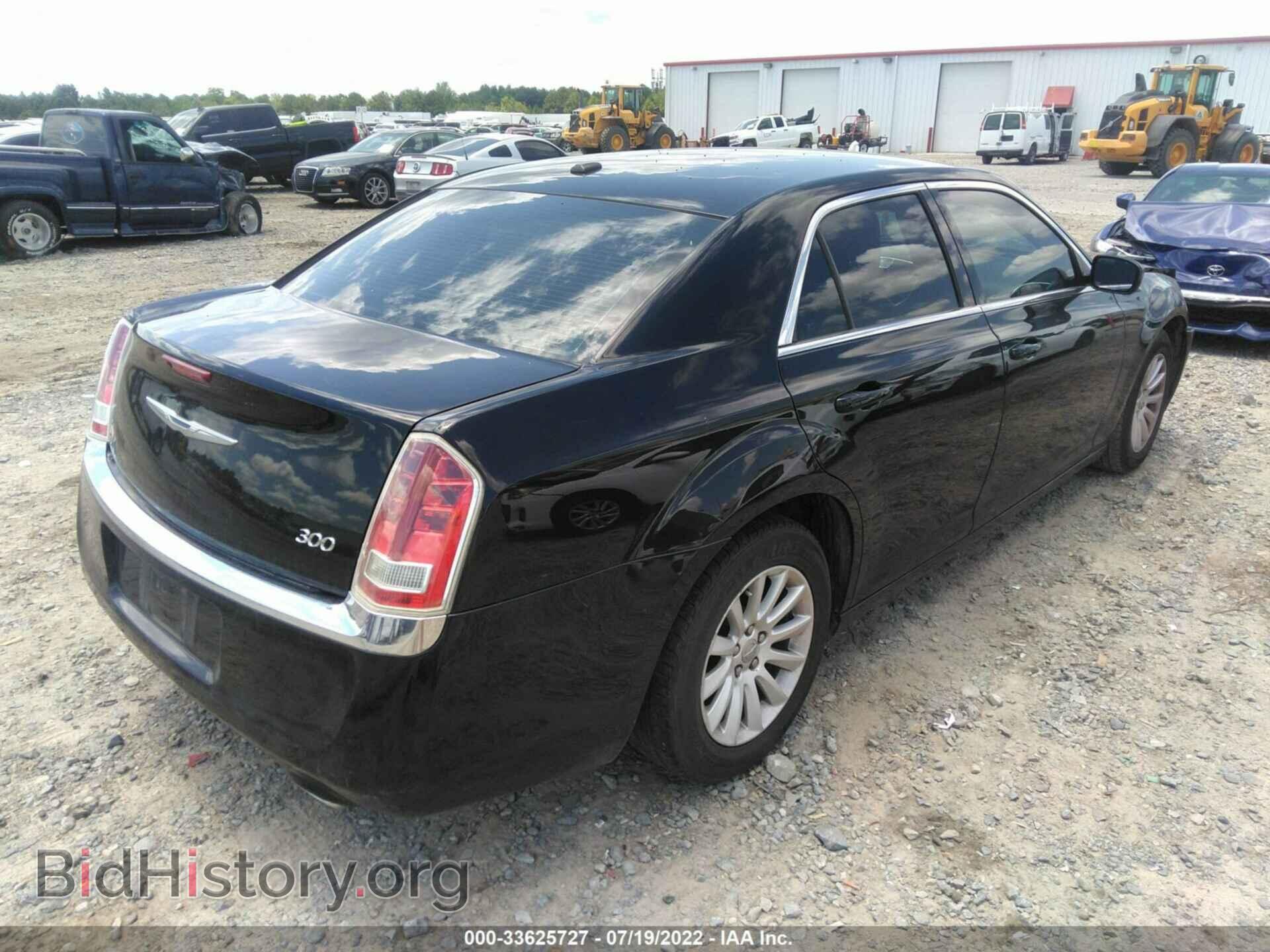 2014 CHRYSLER 300 - VIN: 2C3CCAAG1EH378504 - Фото 4
