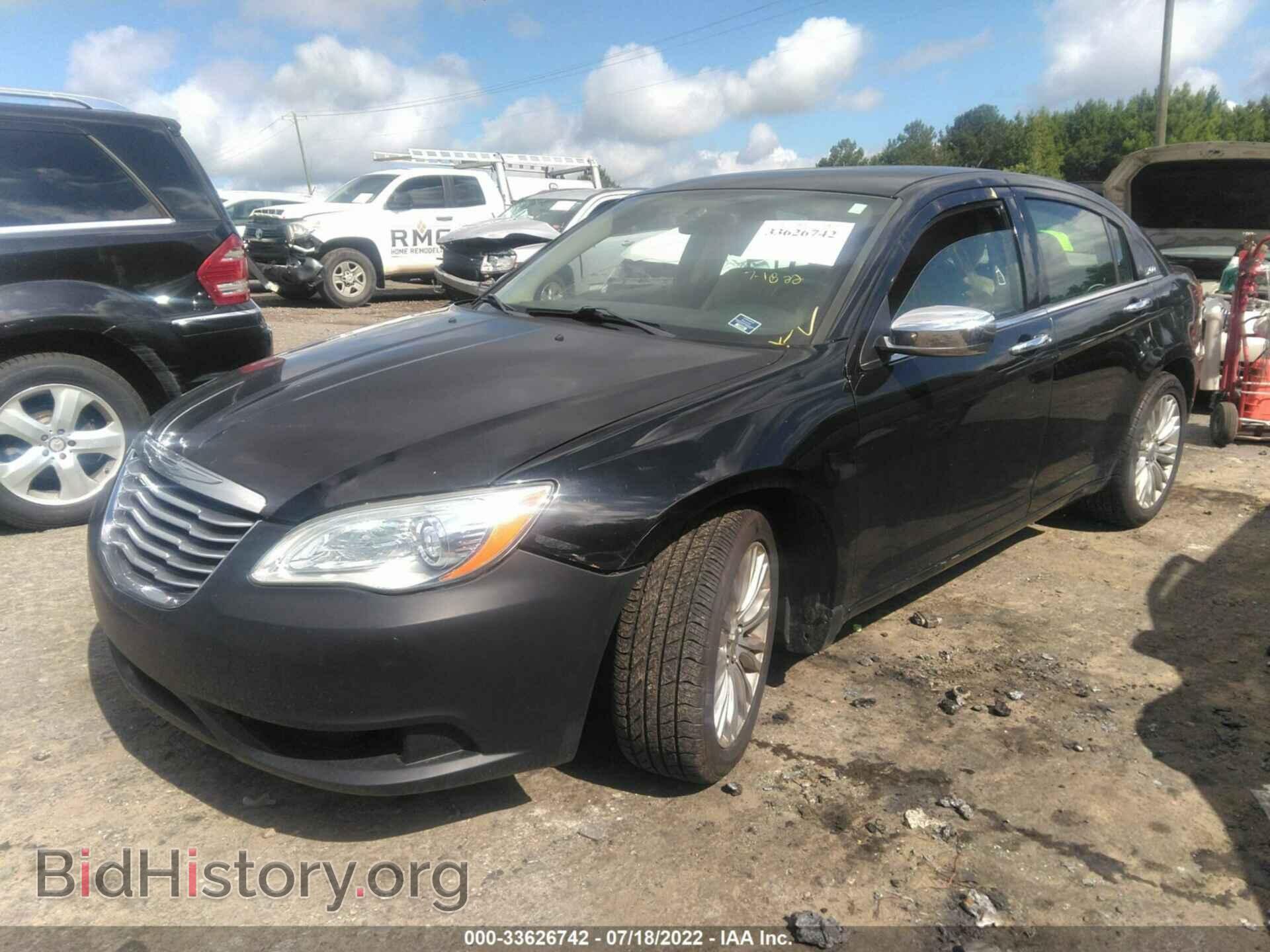 2011 CHRYSLER 200 - VIN: 1C3BC2FB7BN613117 - Фото 2