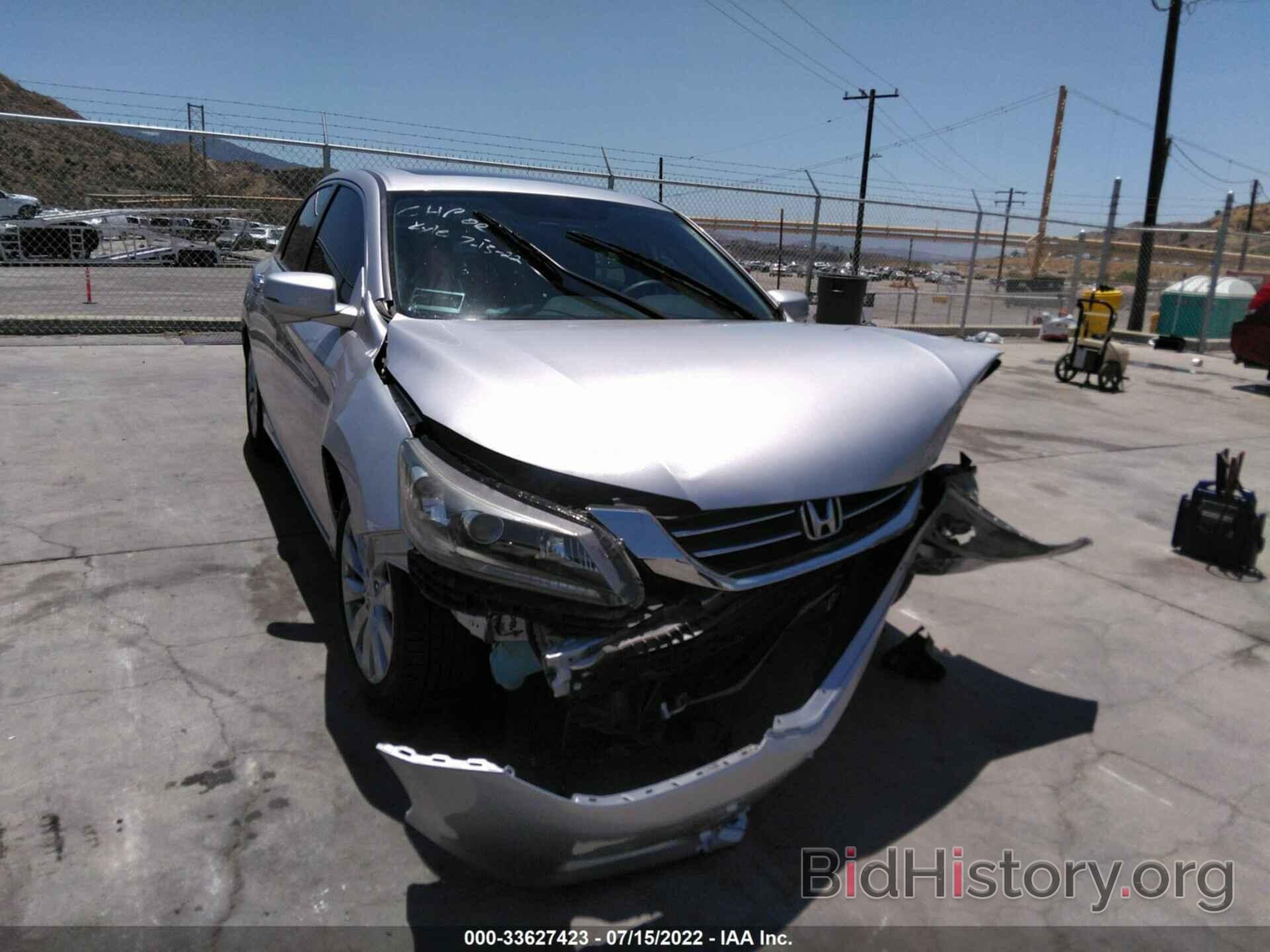 Photo 1HGCR2F71FA154014 - HONDA ACCORD SEDAN 2015