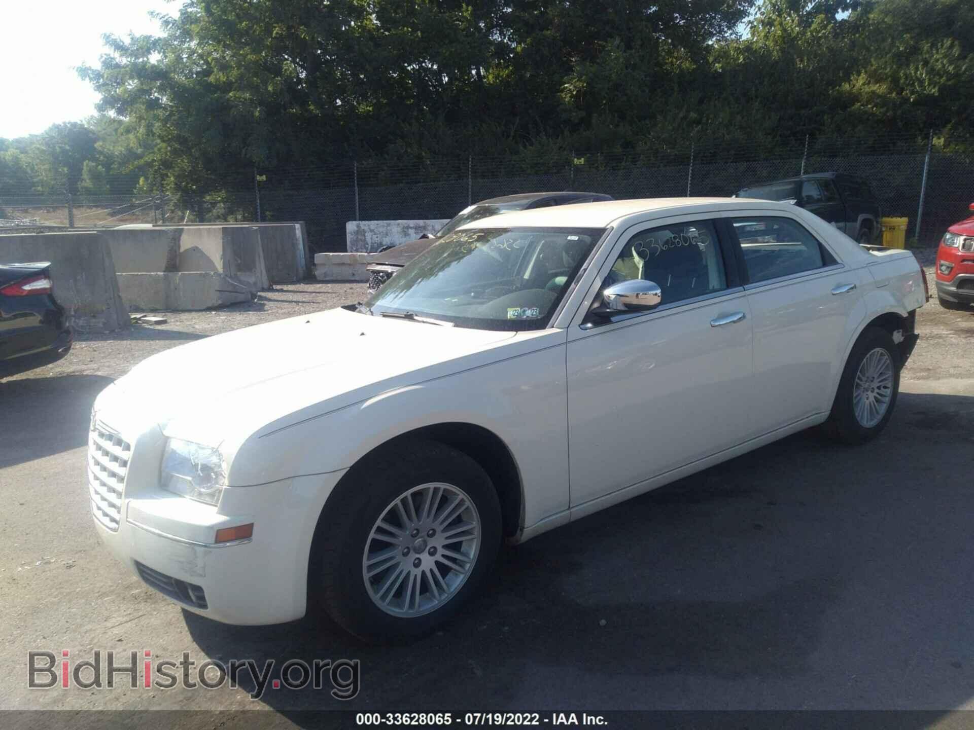 2010 CHRYSLER 300 - VIN: 2C3CA4CD9AH180595 - Фото 2