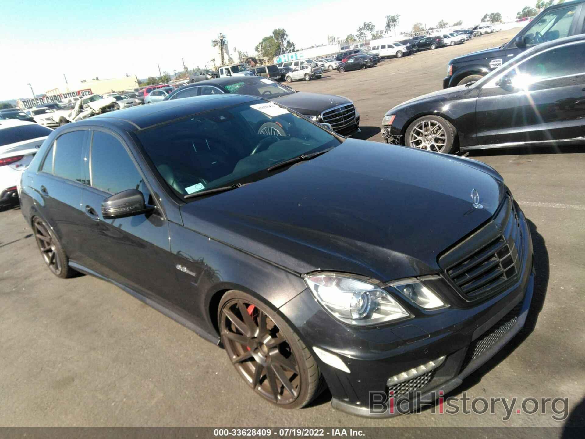 Photo WDDHF7HB8BA440793 - MERCEDES-BENZ E-CLASS 2011