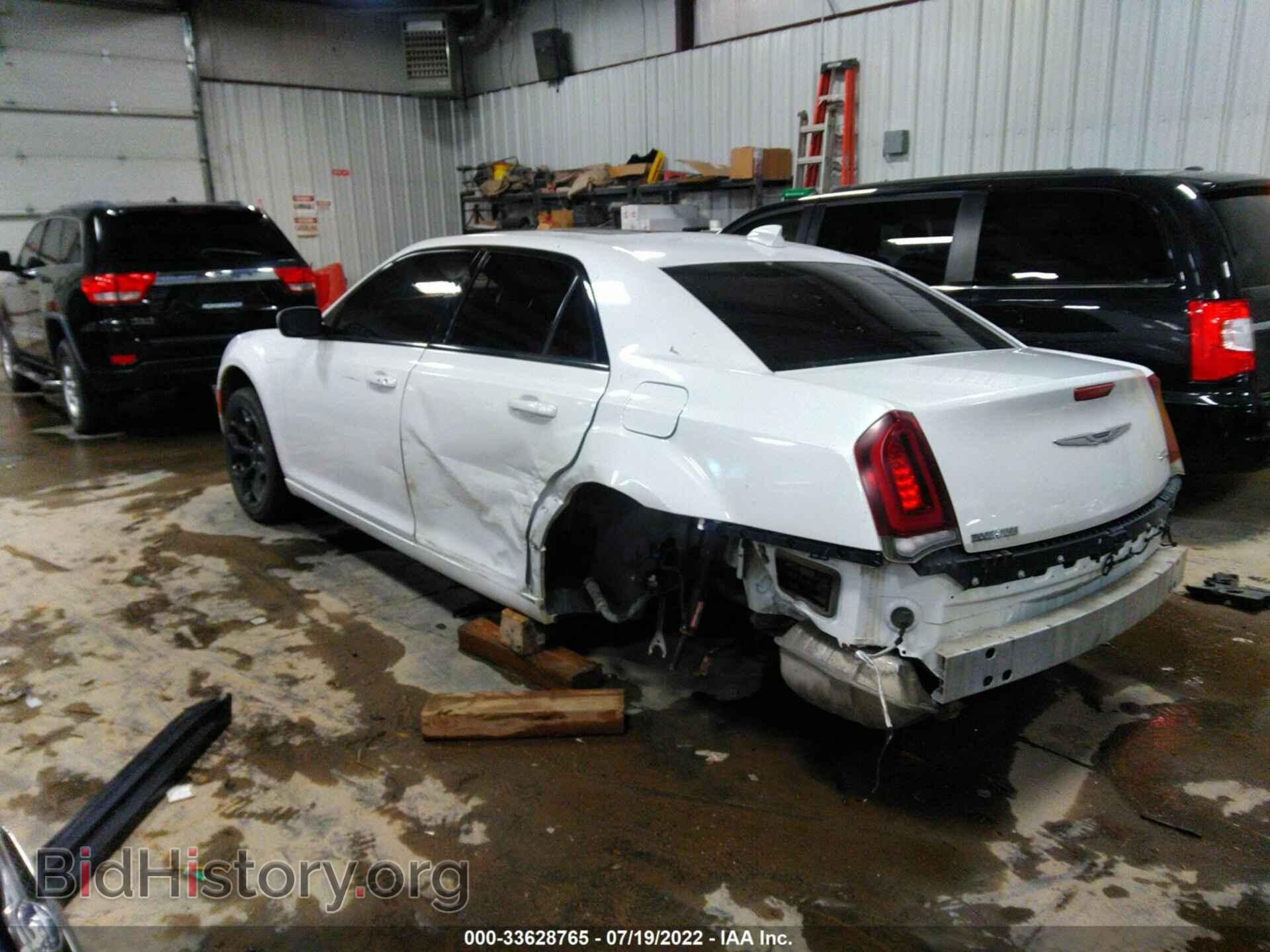 2015 CHRYSLER 300 - VIN: 2C3CCABG4FH766729 - Фото 3