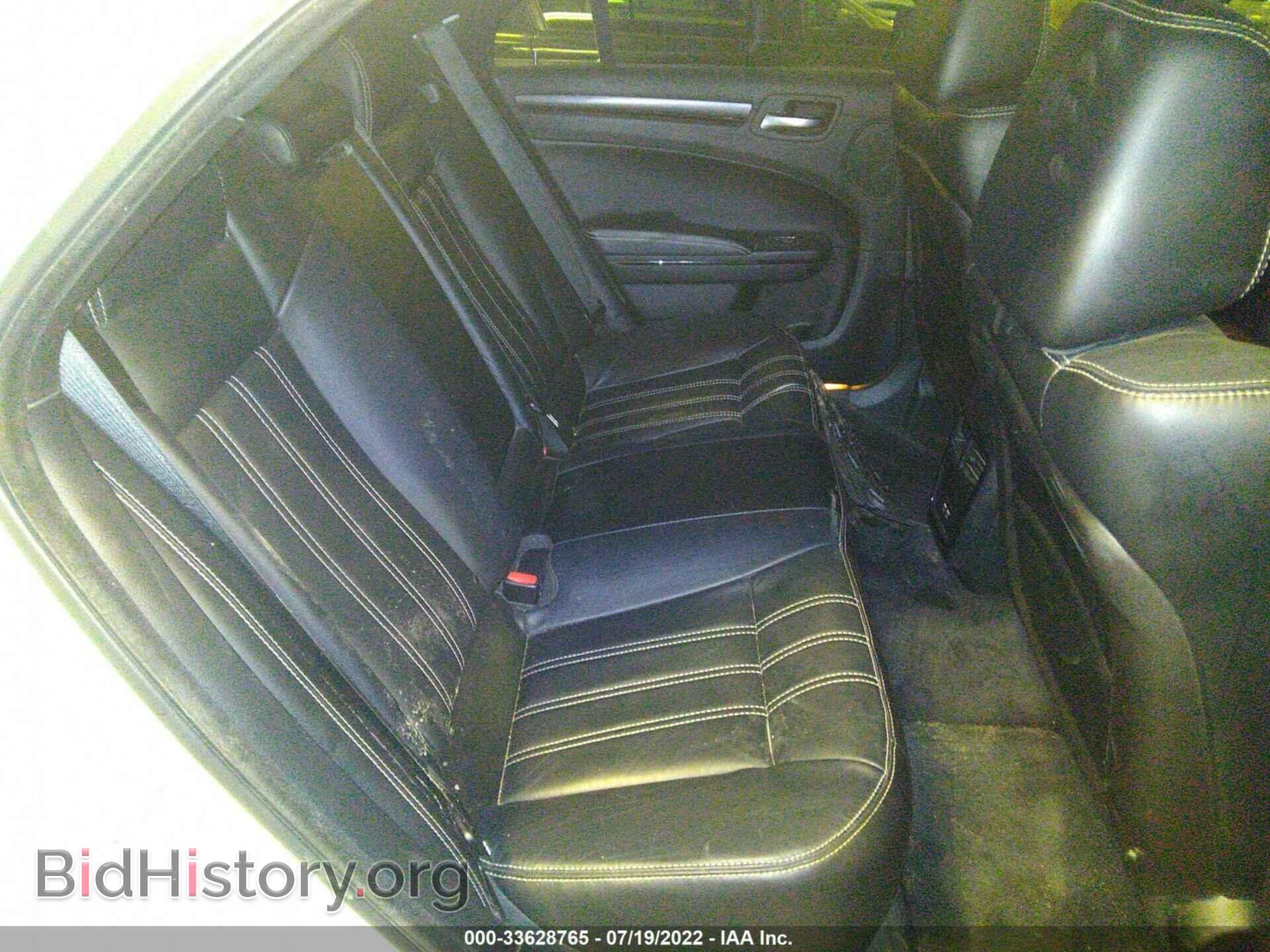 2015 CHRYSLER 300 - VIN: 2C3CCABG4FH766729 - Фото 8