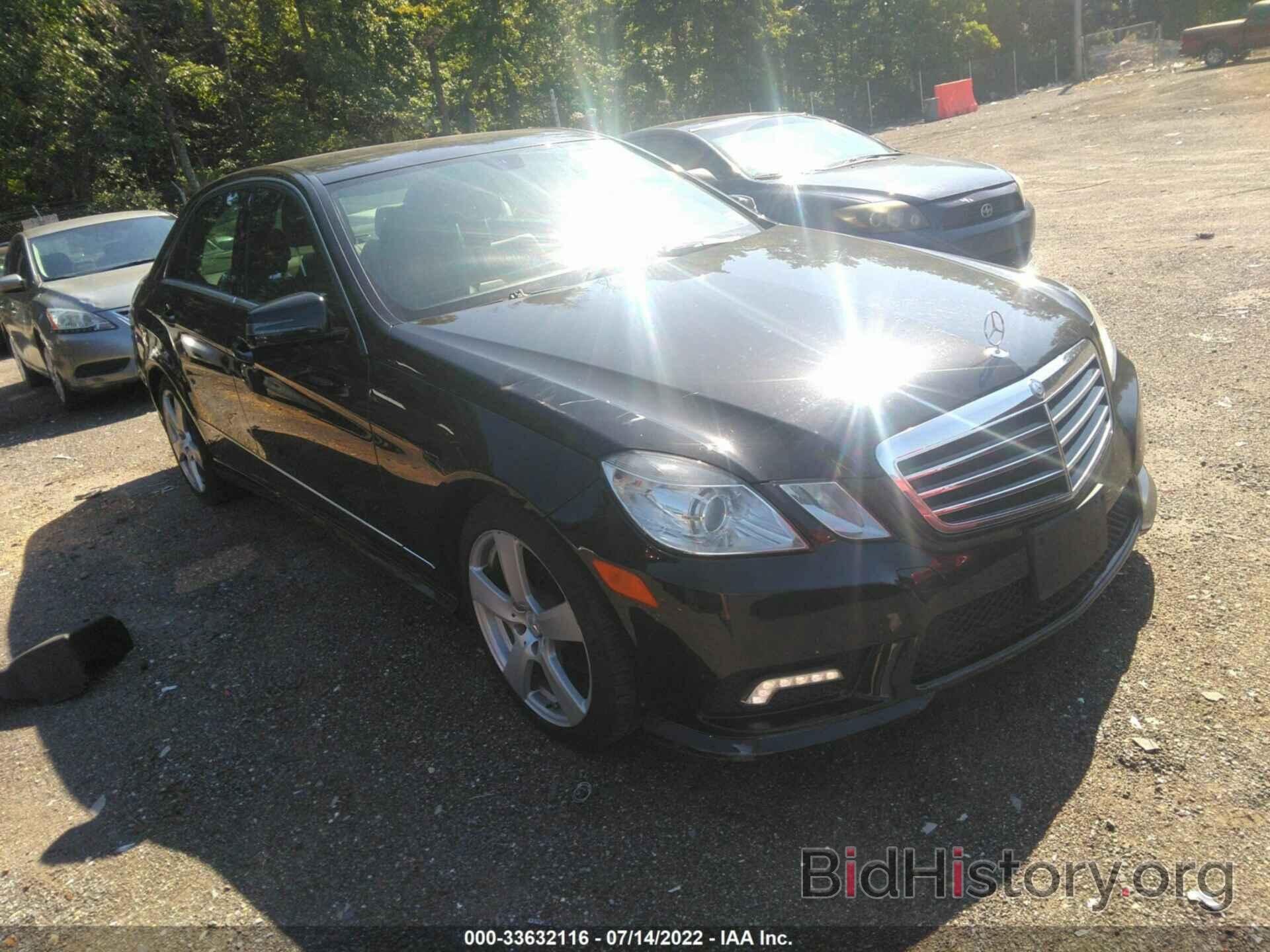 Photo WDDHF8HB1BA439796 - MERCEDES-BENZ E-CLASS 2011