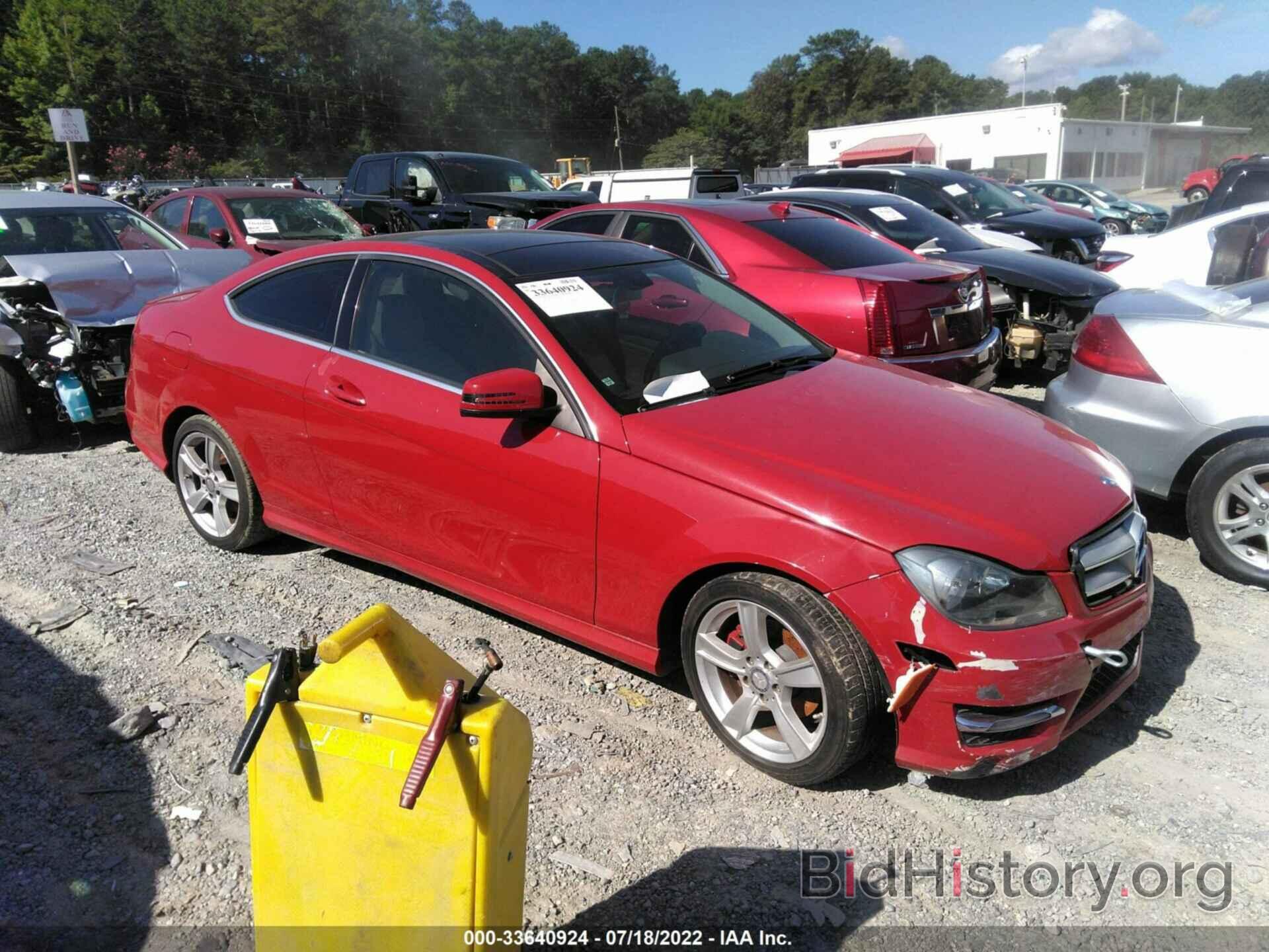 Photo WDDGJ4HB3CF873984 - MERCEDES-BENZ C-CLASS 2012