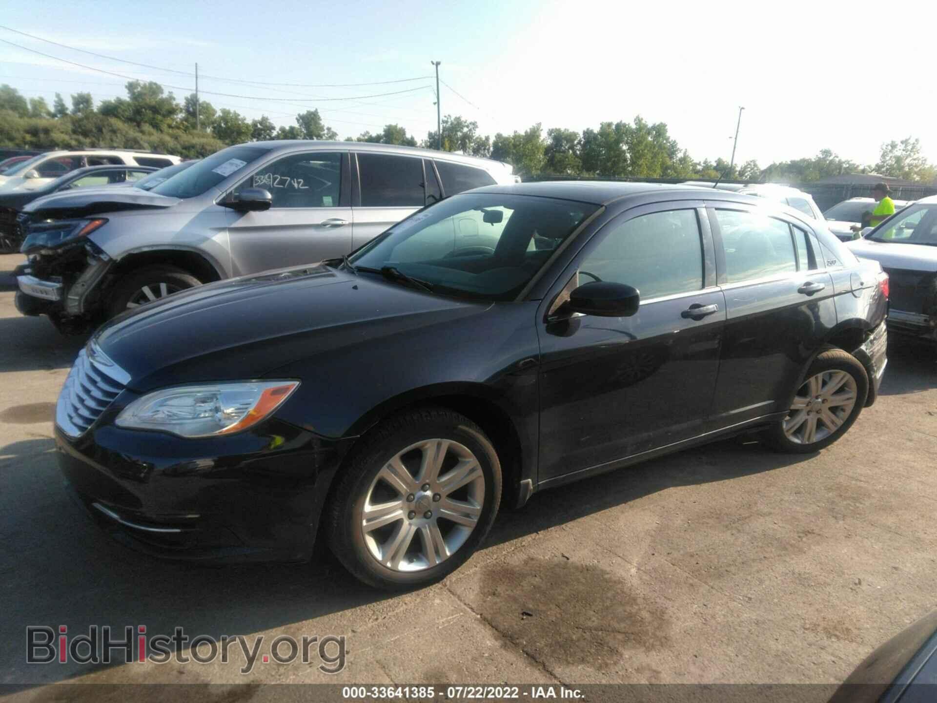 2012 CHRYSLER 200 - VIN: 1C3CCBBB3CN106730 - Фото 2