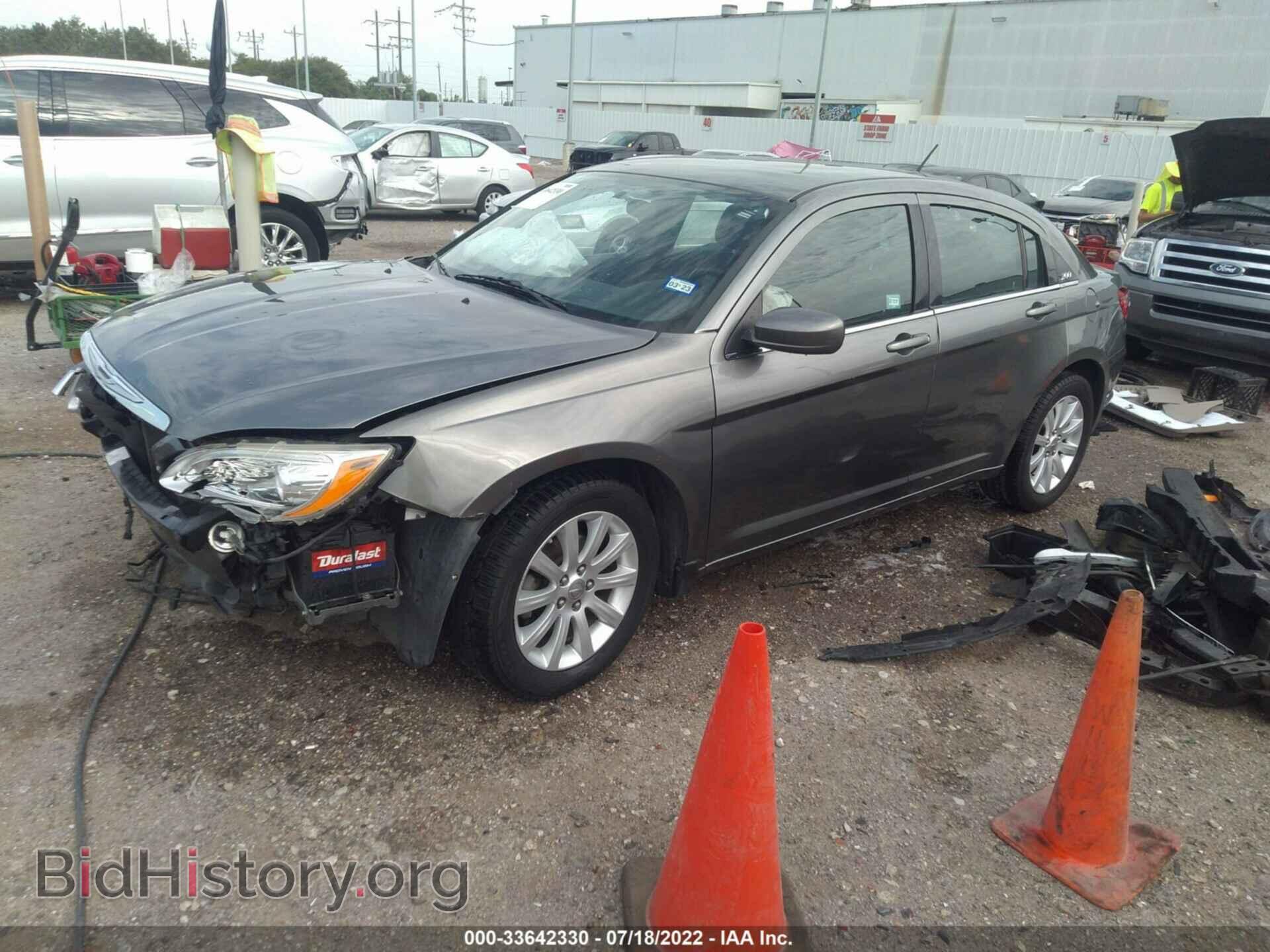 2013 CHRYSLER 200 - VIN: 1C3CCBBB3DN693867 - Photo 2