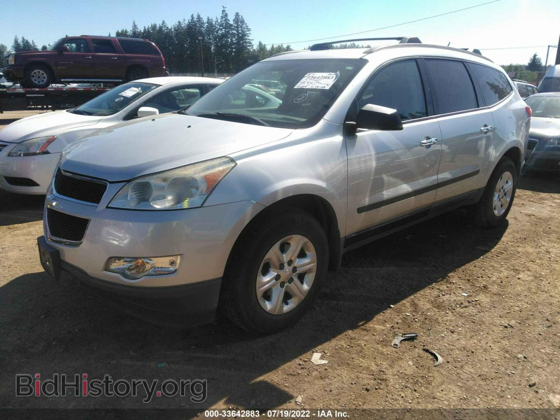 2012 CHEVROLET TRAVERSE - VIN: 1GNKRFEDXCJ192871 - Фото 2