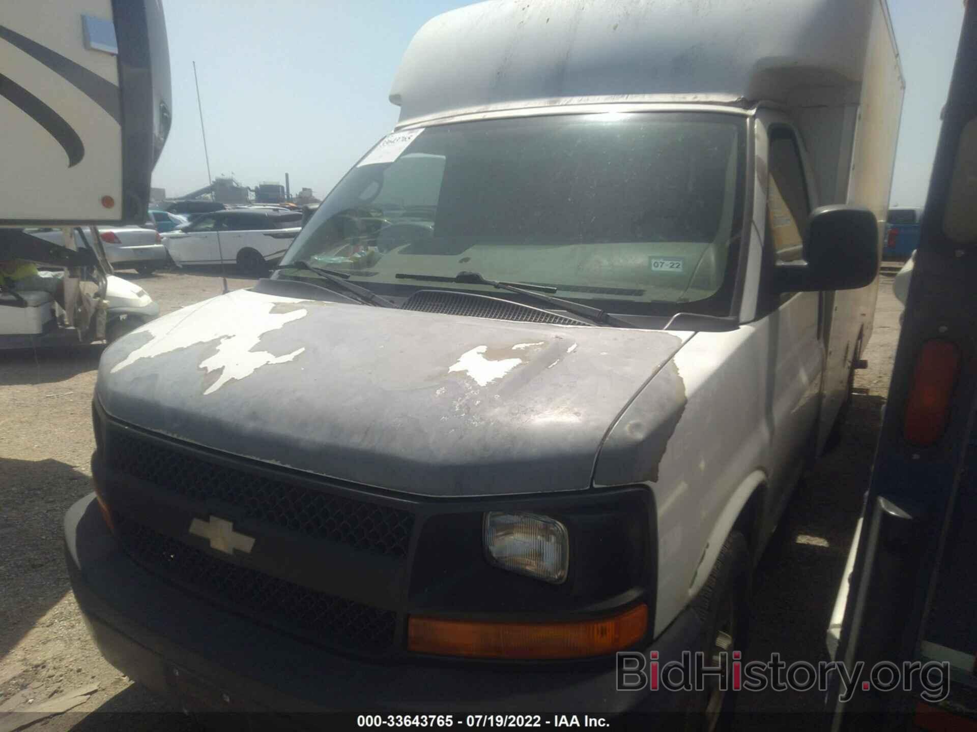 Photo 1GBHG31K281215308 - CHEVROLET EXPRESS COMMERCIAL 2008