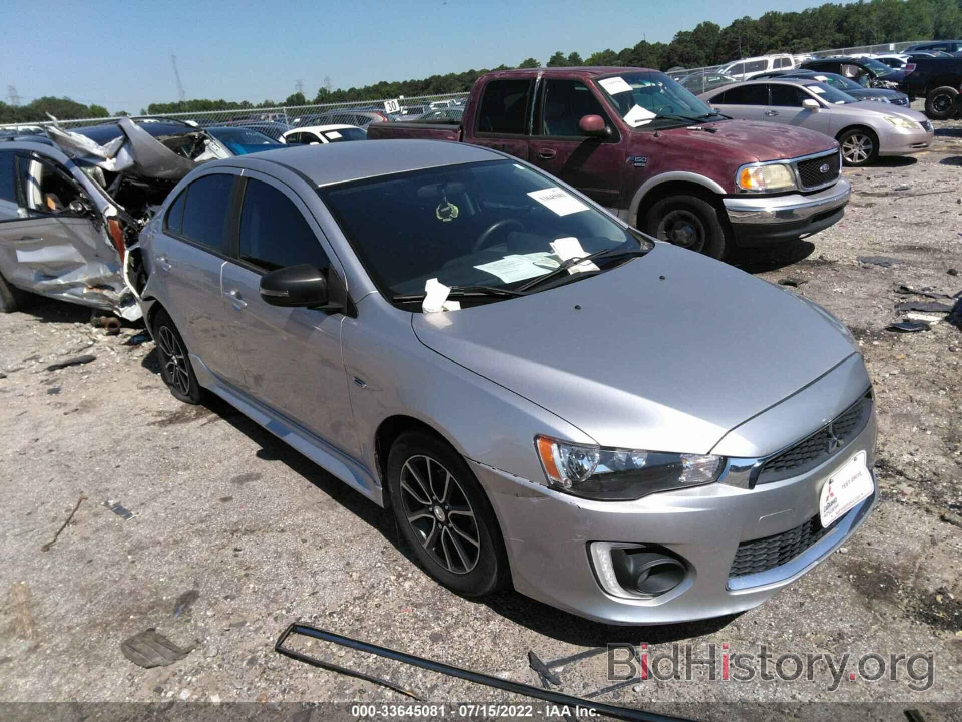 Photo JA32U2FU8HU000950 - MITSUBISHI LANCER 2017