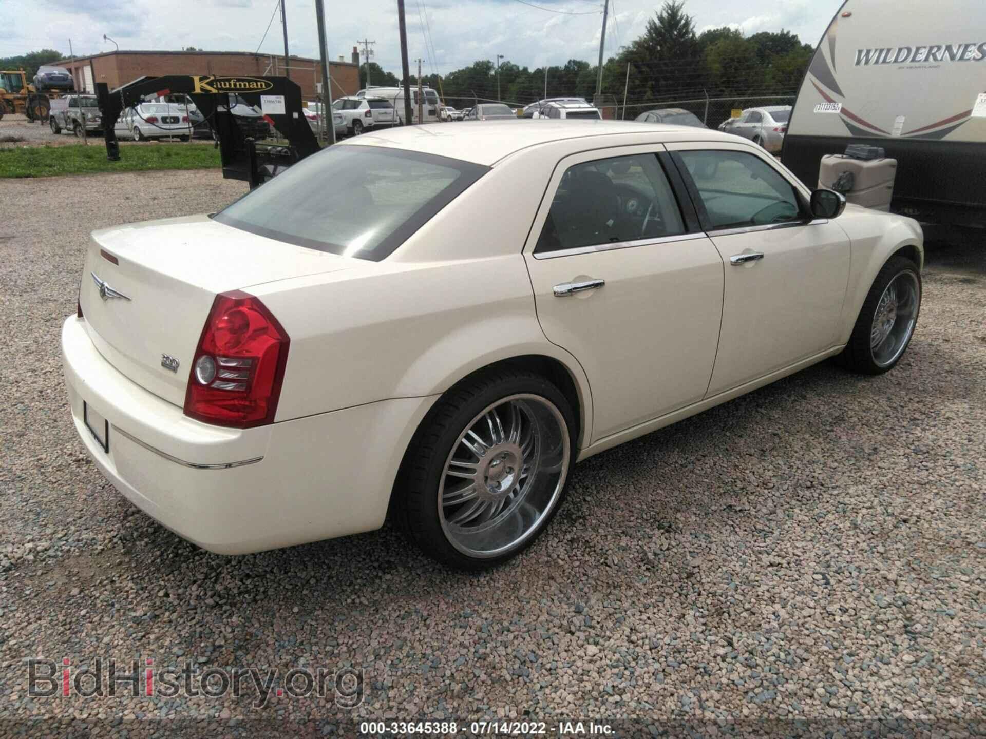 2010 CHRYSLER 300 - VIN: 2C3CA4CD2AH123090 - Фото 4