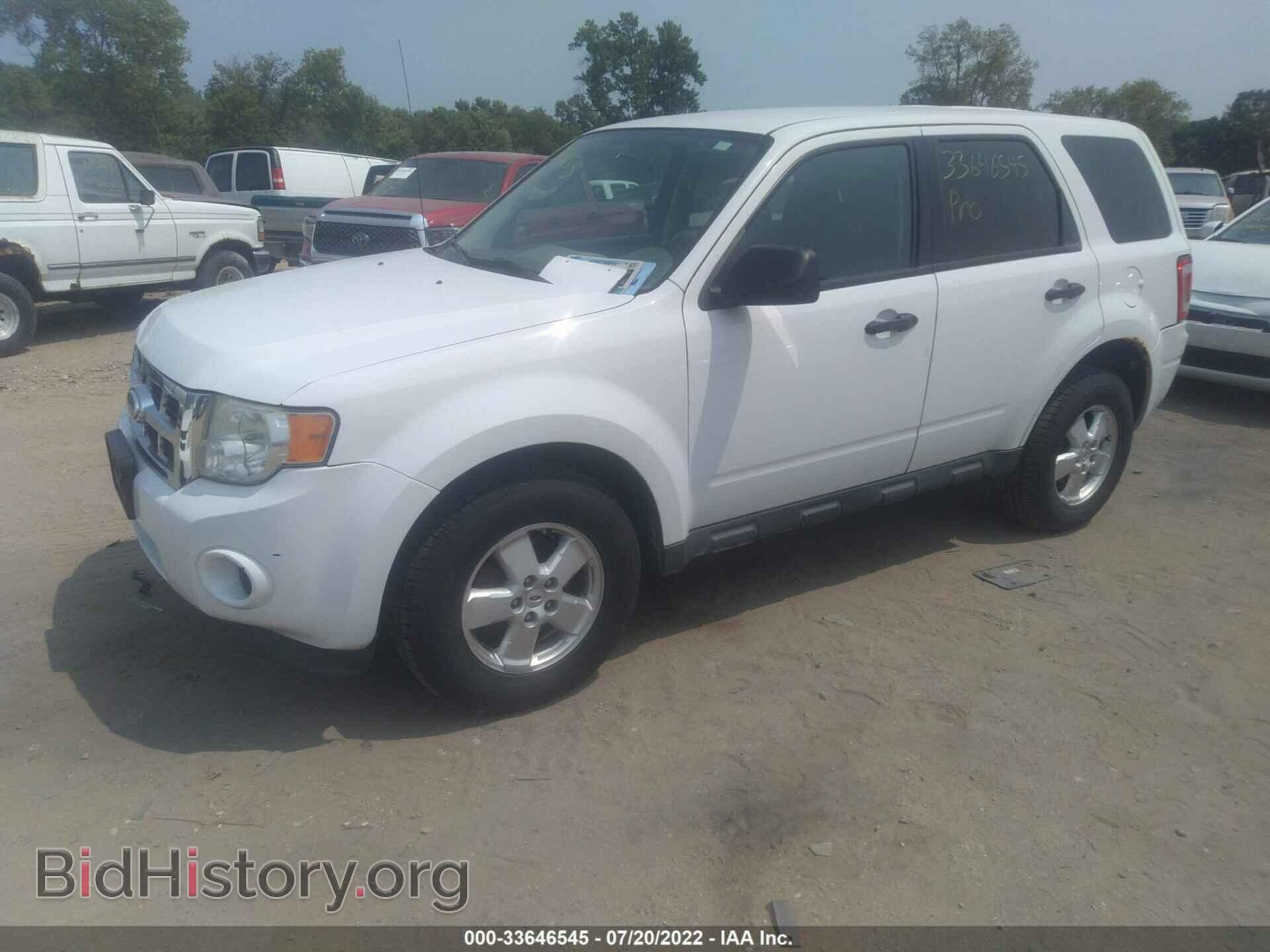 2011 FORD ESCAPE - VIN: 1FMCU9C71BKB75570 - Фото 2