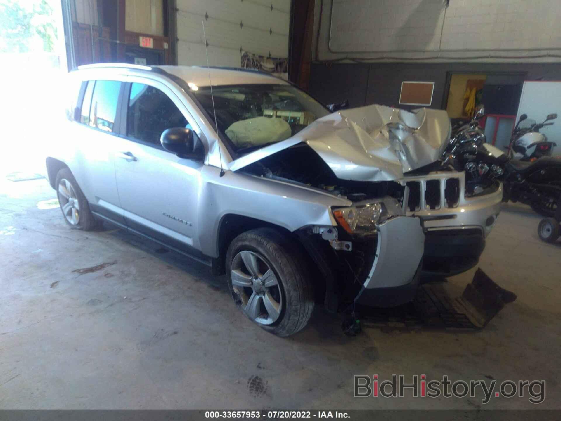 Photo 1J4NF1FB0BD244613 - JEEP COMPASS 2011