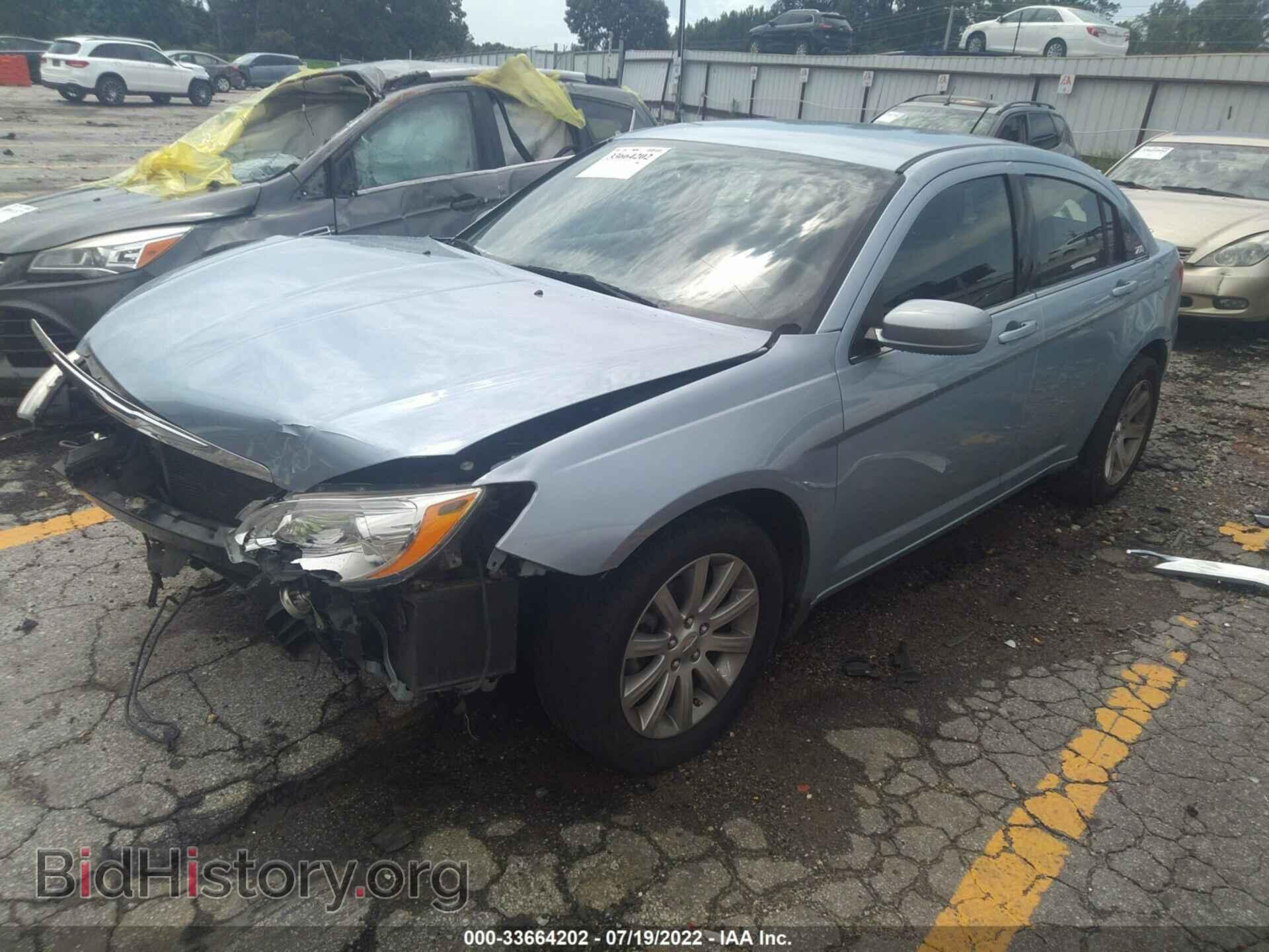 2013 CHRYSLER 200 - VIN: 1C3CCBBB1DN672712 - Фото 2