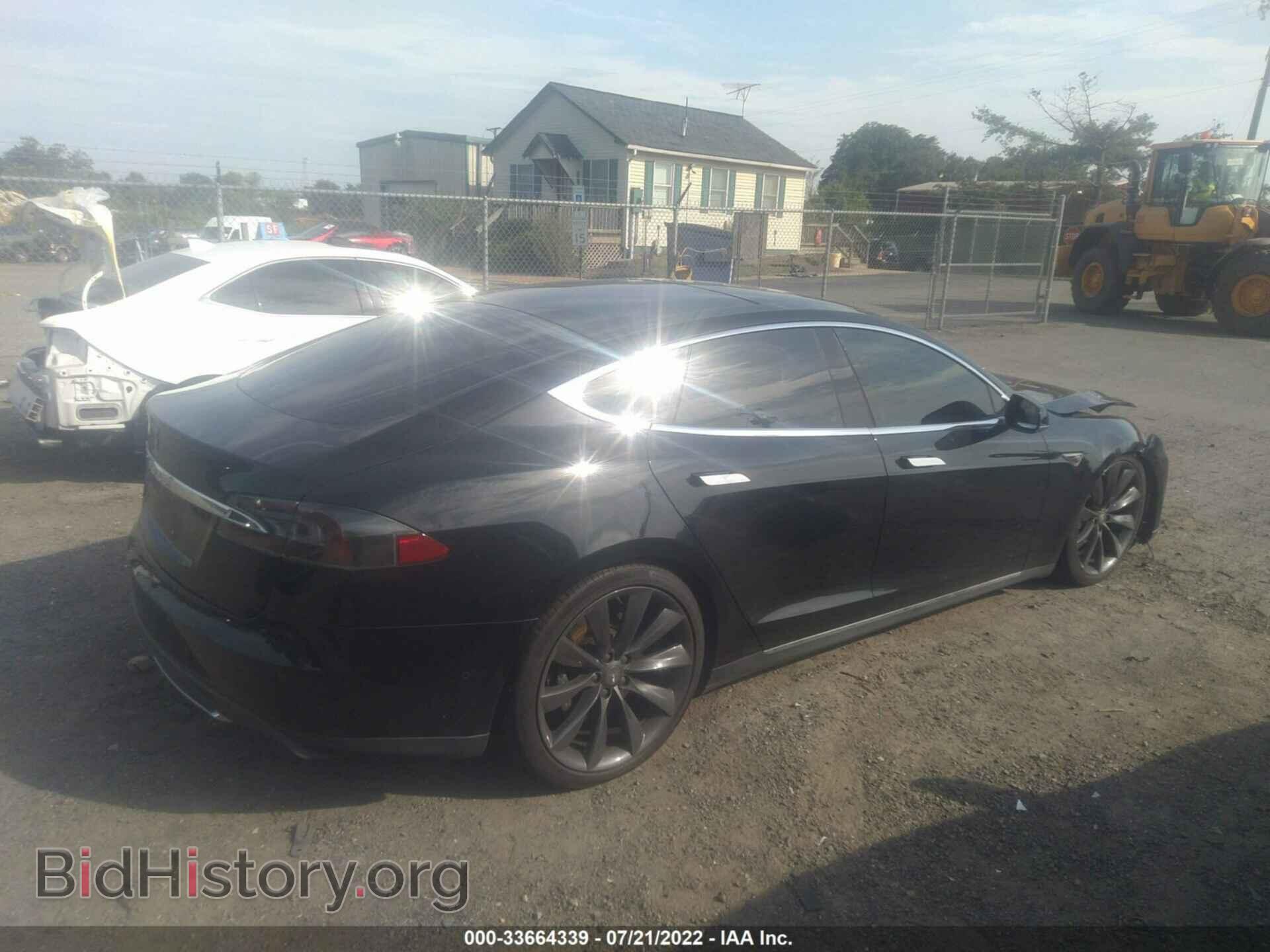 2015 TESLA MODEL S - VIN: 5YJSA1E28FF104509 - Photo 4
