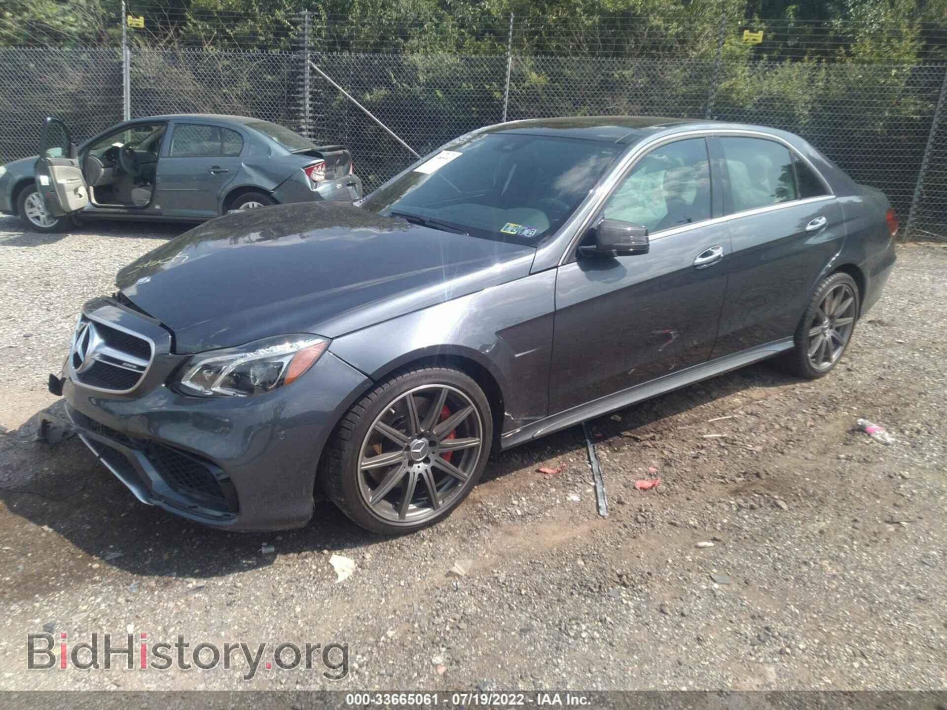2015 MERCEDES-BENZ E-CLASS - VIN: WDDHF7GB3FB125238 - Фото 2