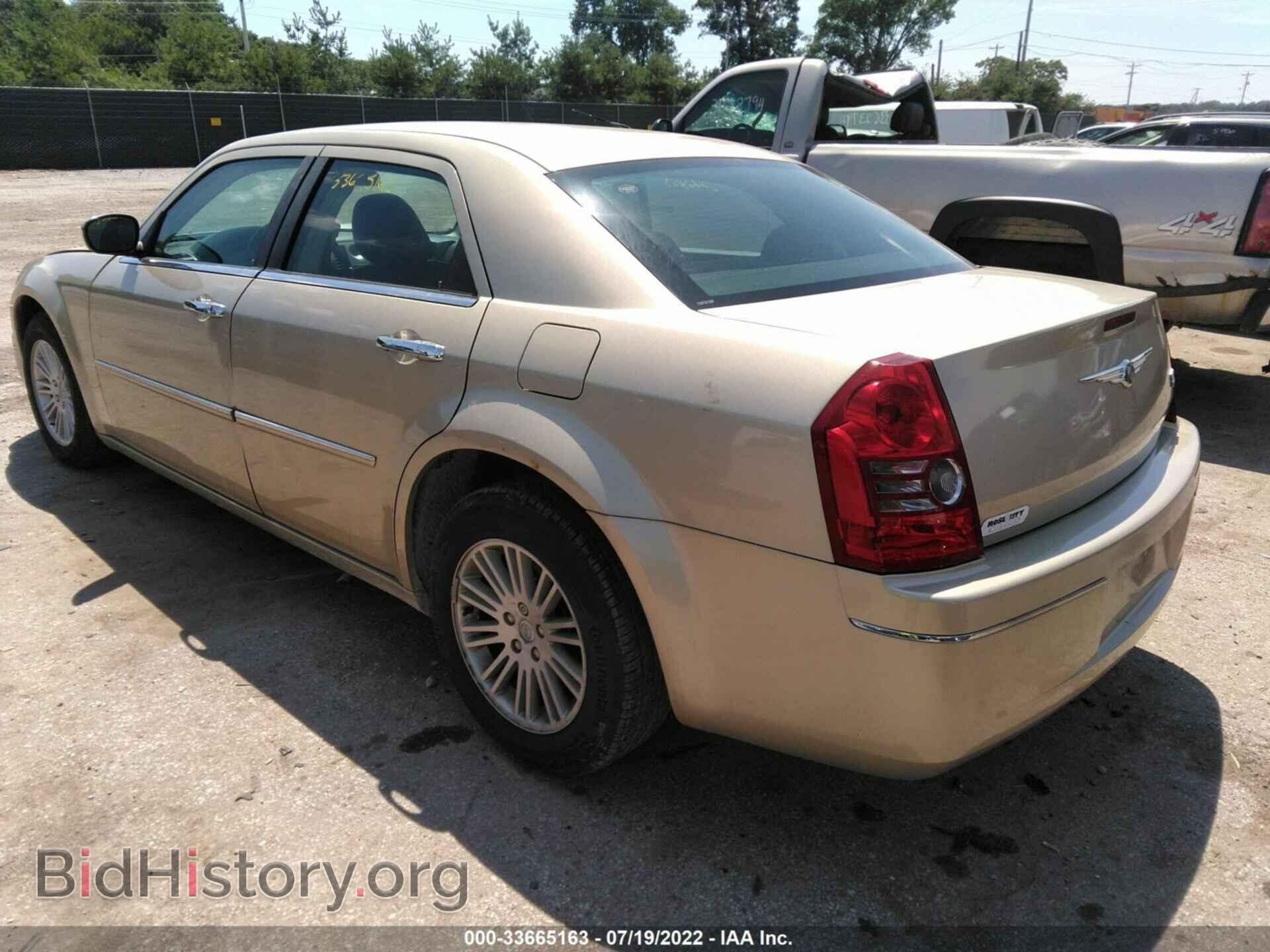 2010 CHRYSLER 300 - VIN: 2C3CA5CV7AH161994 - Фото 3
