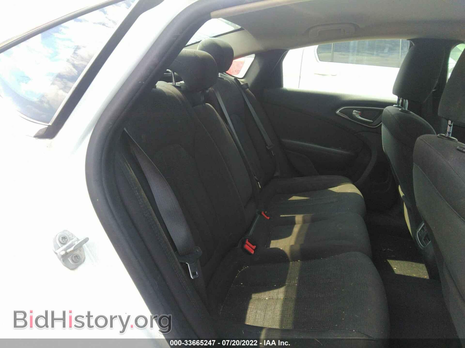 2016 CHRYSLER 200 - VIN: 1C3CCCAB7GN109143 - Фото 8