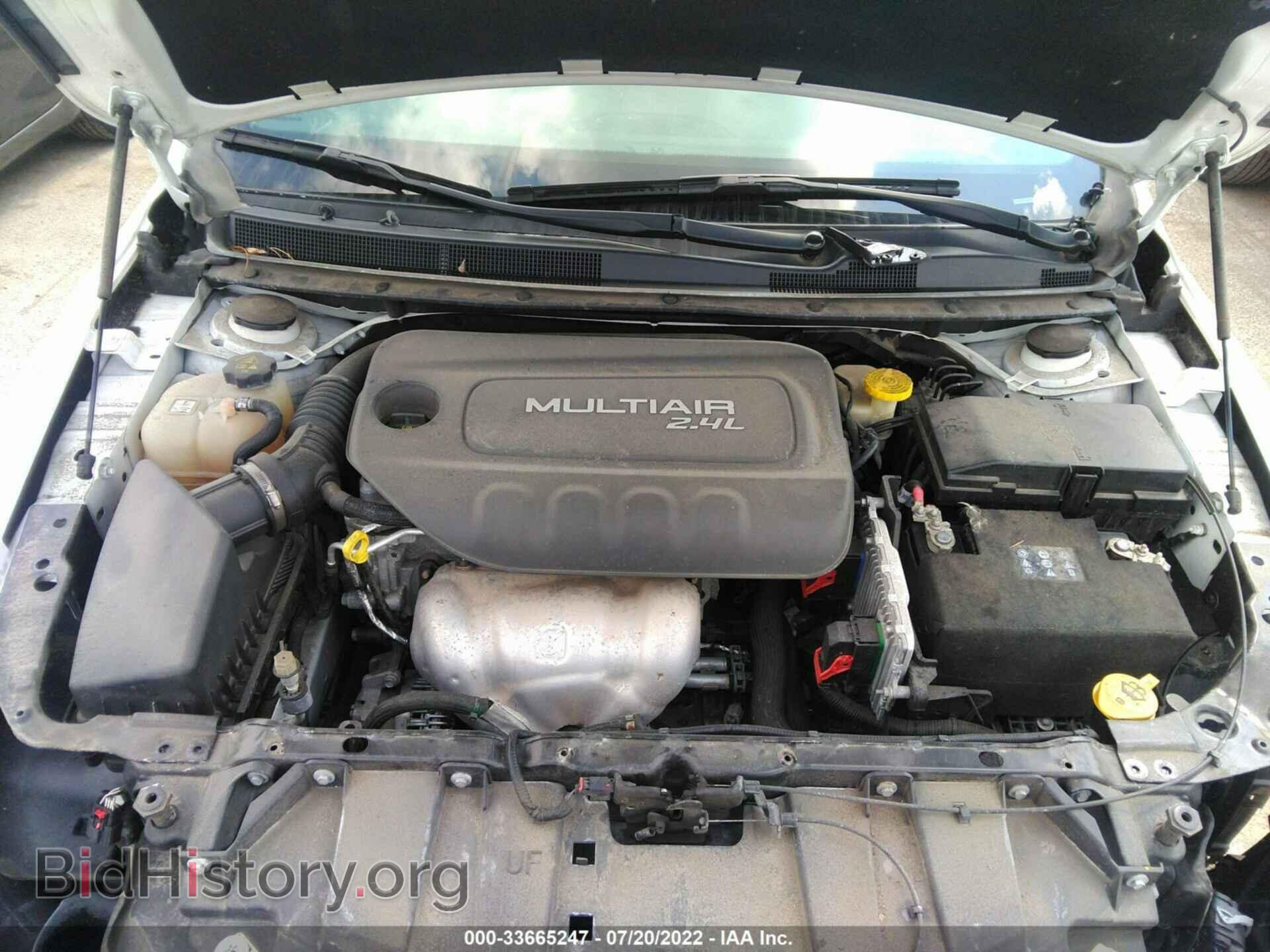 2016 CHRYSLER 200 - VIN: 1C3CCCAB7GN109143 - Фото 10