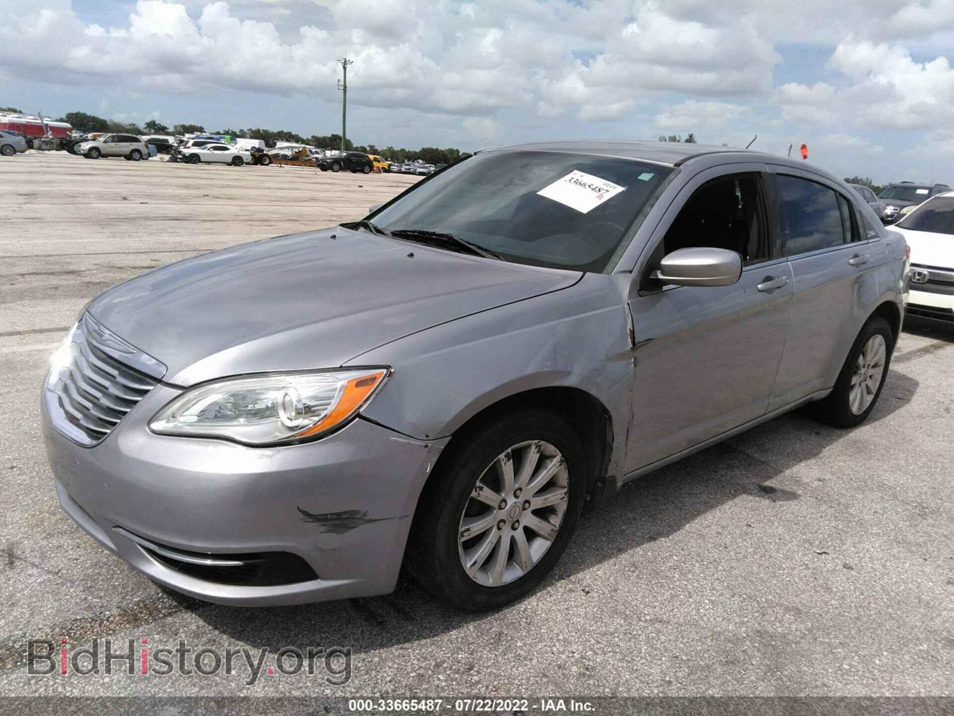 2013 CHRYSLER 200 - VIN: 1C3CCBBB0DN764975 - Photo 2