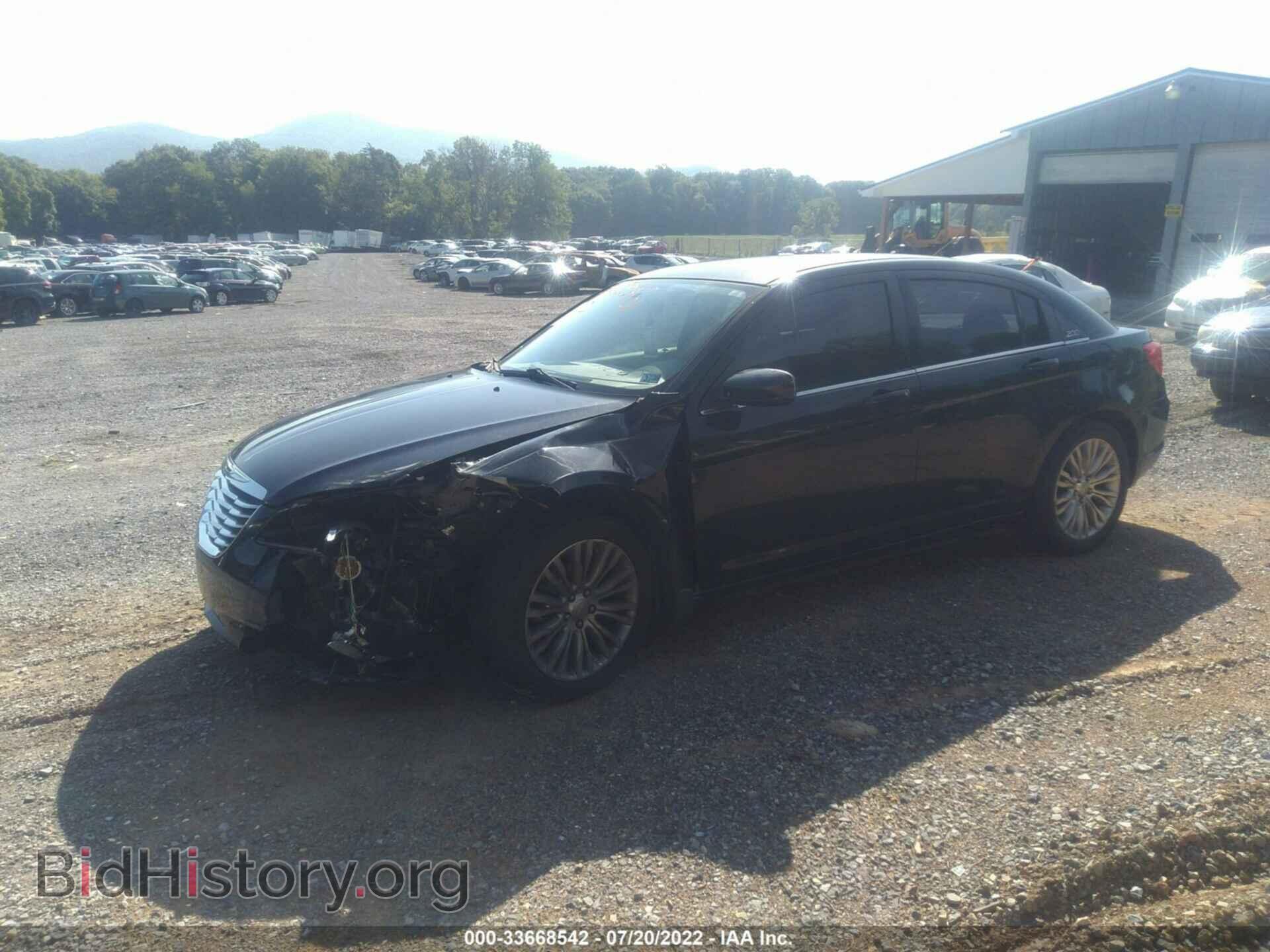 2012 CHRYSLER 200 - VIN: 1C3CCBAB2CN152485 - Фото 2