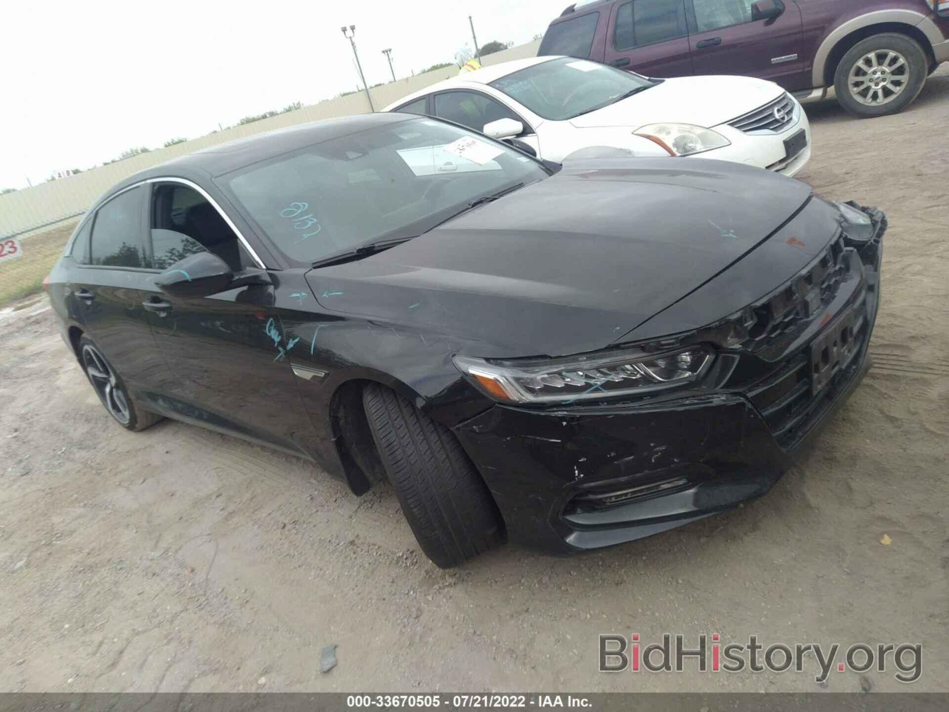 Photo 1HGCV2F3XJA007322 - HONDA ACCORD SEDAN 2018