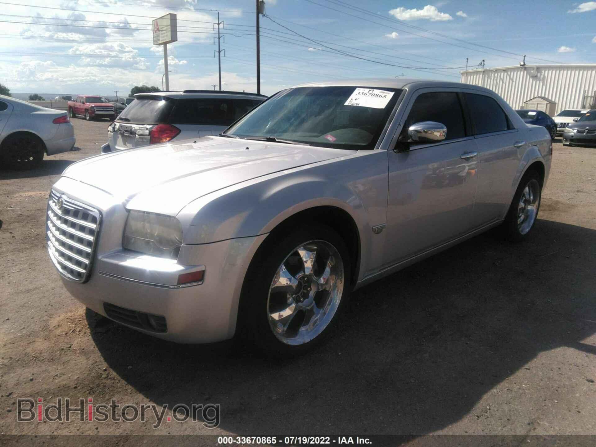 2010 CHRYSLER 300 - VIN: 2C3CA5CVXAH212940 - Фото 2