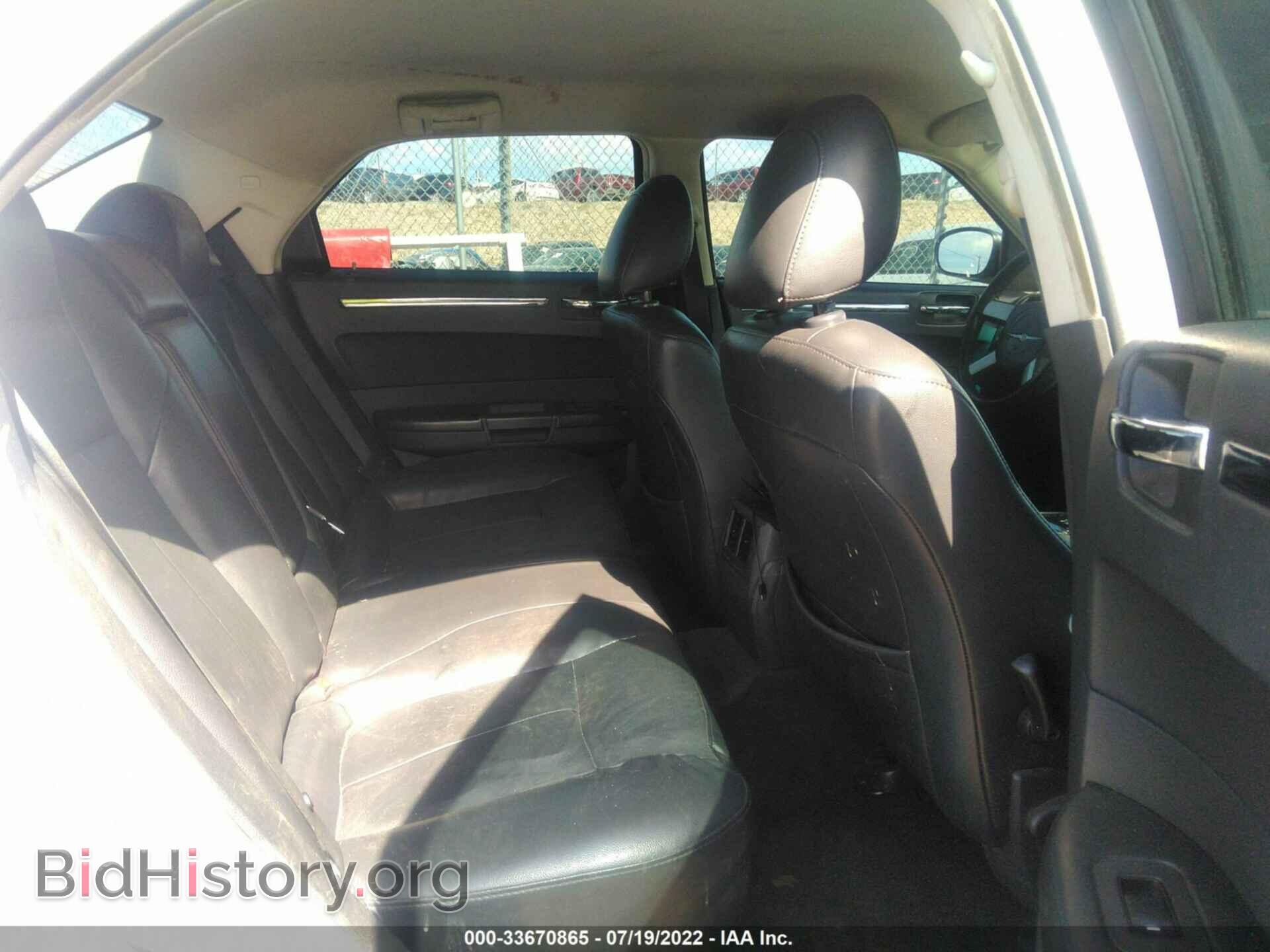 2010 CHRYSLER 300 - VIN: 2C3CA5CVXAH212940 - Фото 8