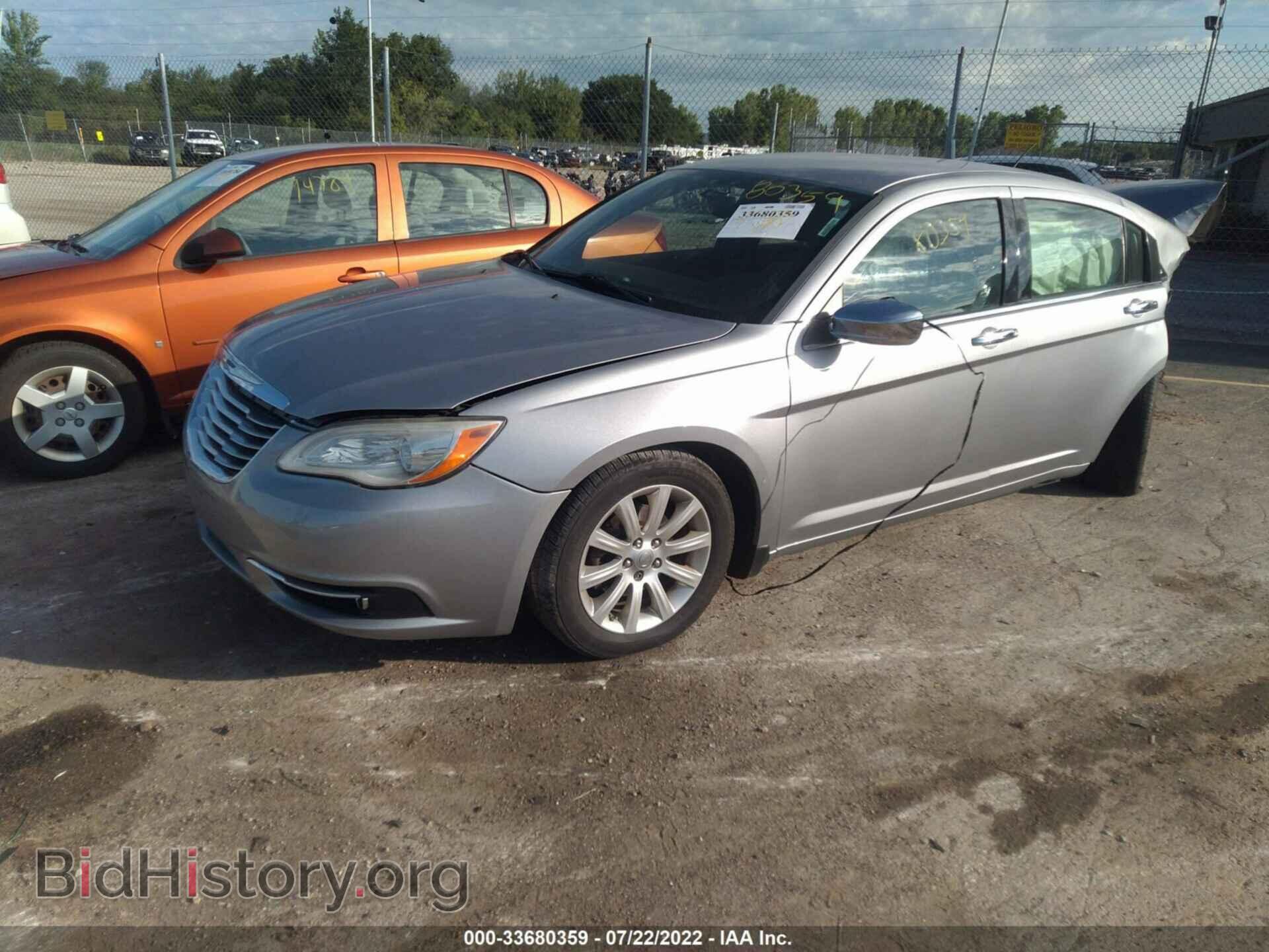 2013 CHRYSLER 200 - VIN: 1C3CCBCG2DN614747 - Photo 2