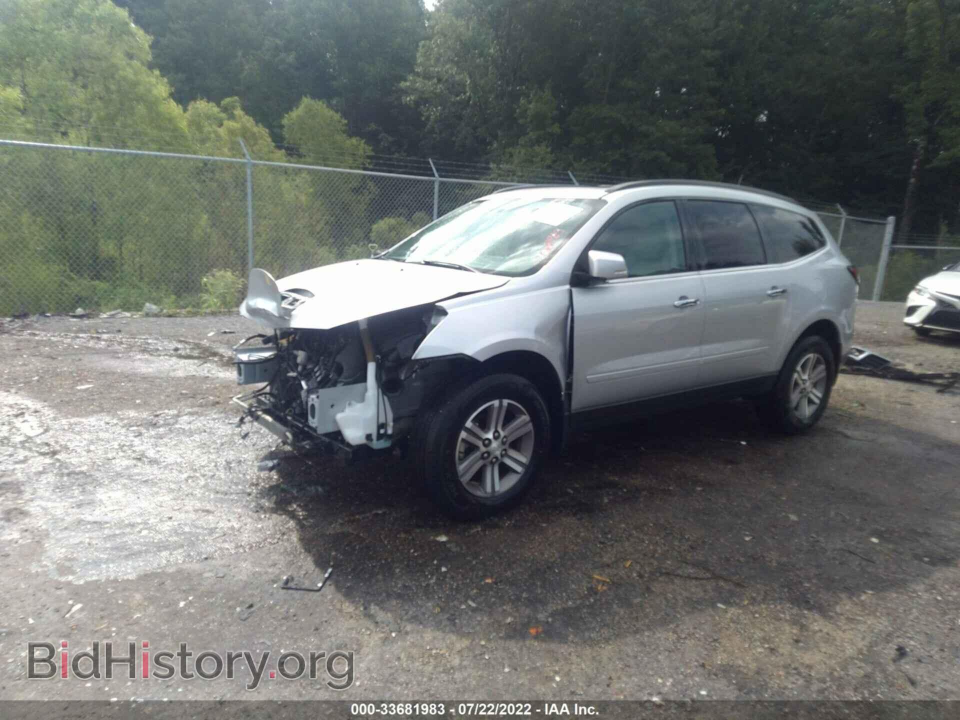 2017 CHEVROLET TRAVERSE - VIN: 1GNKRHKD2HJ318762 - Фото 2