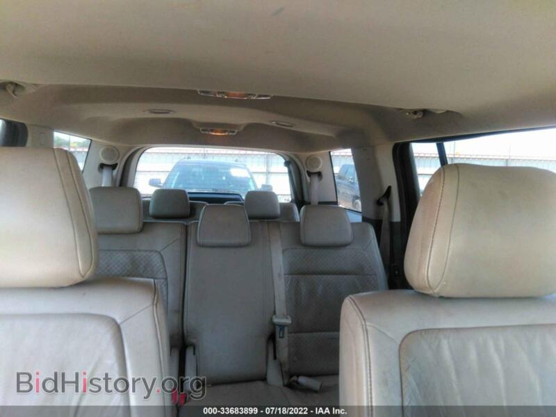 2011 Ford FLEX (VIN 2FMGK5CC8BBD04749) — фото 8 из 15