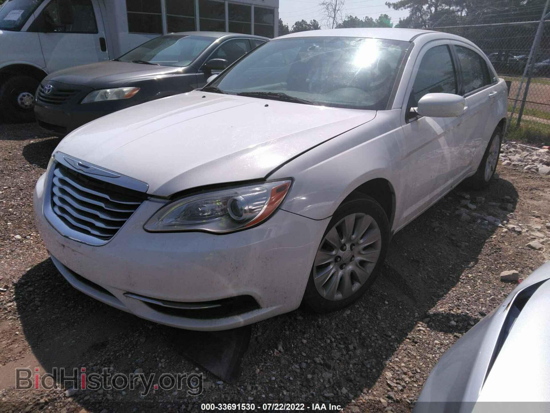 2014 CHRYSLER 200 - VIN: 1C3CCBABXEN230255 - Photo 2
