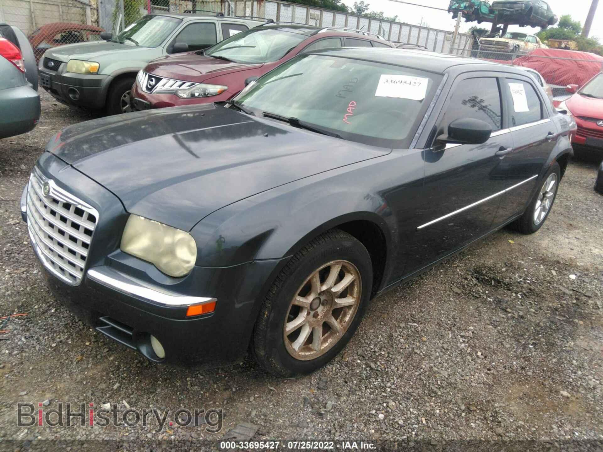 2008 CHRYSLER 300 - VIN: 2C3KA33G08H102913 - Фото 2